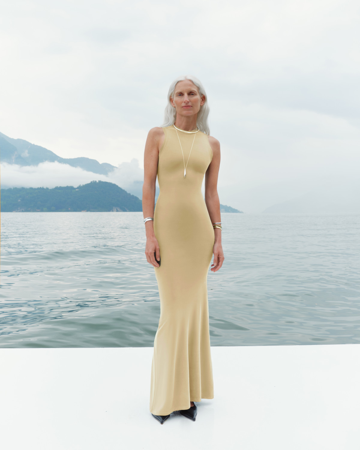 ELY ELY показав весняно-літню колекцію 2026, черпаючи натхнення з динаміки сьогодення для жінок.
3