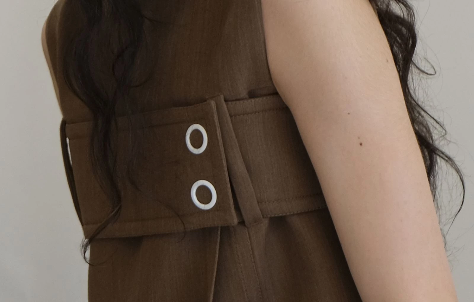 Деталь на спині одного з виробів нової колекції Мерілл Рогге. Photo: Alma Libera1