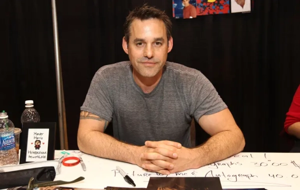 Актор Ніколас Брендон, відомий за роллю в “Баффі – винищувачці вампірів”, помер у 54 роки – культурні події