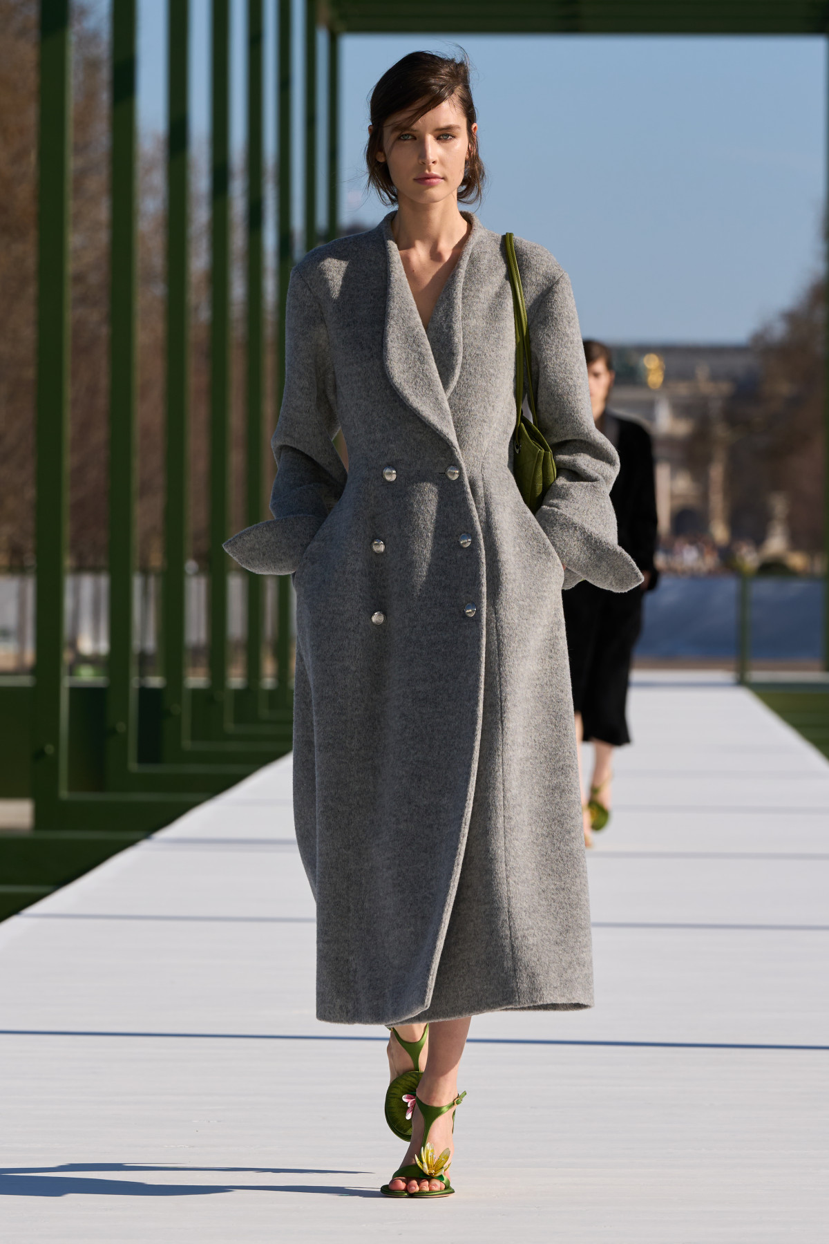 Андерсон переосмислює вуличний стиль в колекції Dior осінь-зима 2026-2027
43