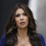 Чоловік Крісті Ноем: Міністр внутрішньої безпеки одружений?