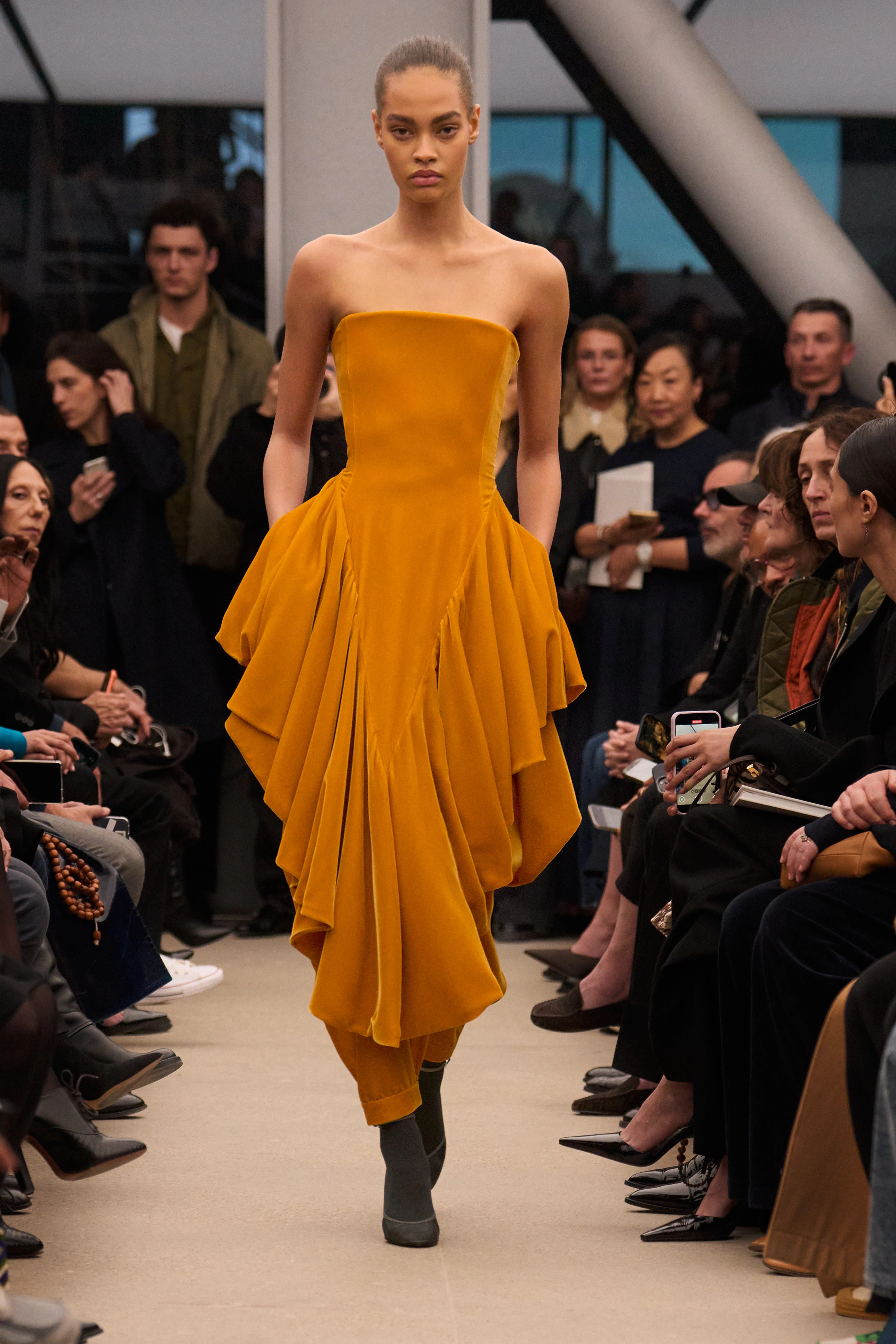 Останній штрих: прощання Мюльє з Alaïa
7