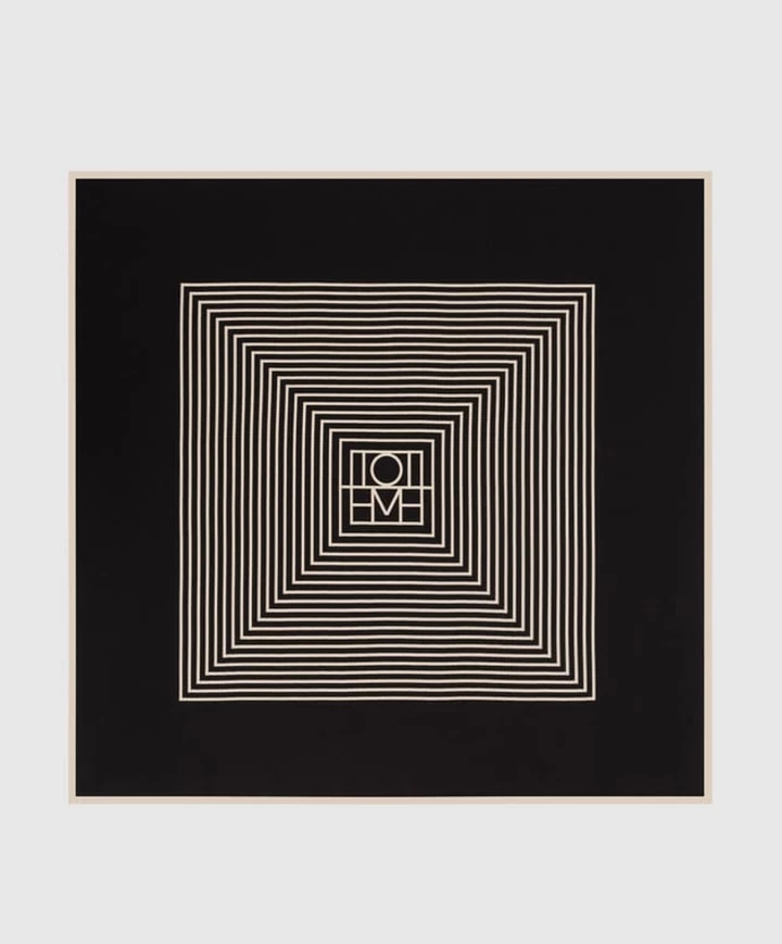 Хустка на шиї – головний тренд сезону в ковбойському стилі.
9