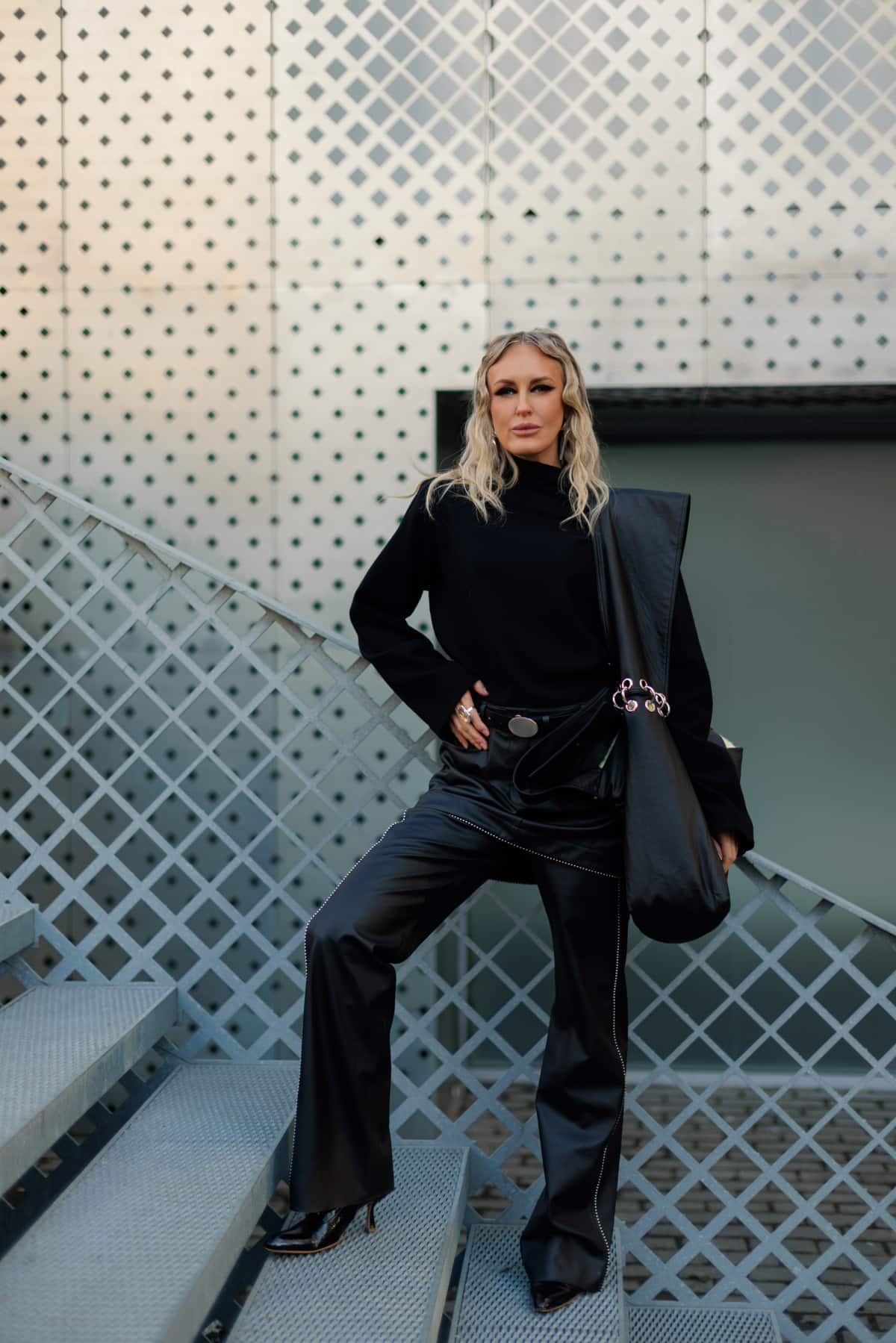 Вуличний стиль: образи гостей на відкритті Українського тижня моди осінь-зима 2026/27
26