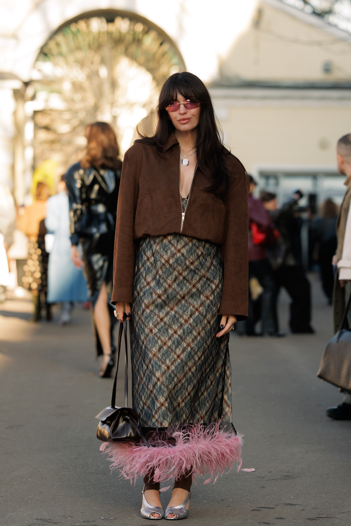 Вулична мода: образи відвідувачів третього дня Ukrainian Fashion Week осінньо-зимового сезону 2026/27
46