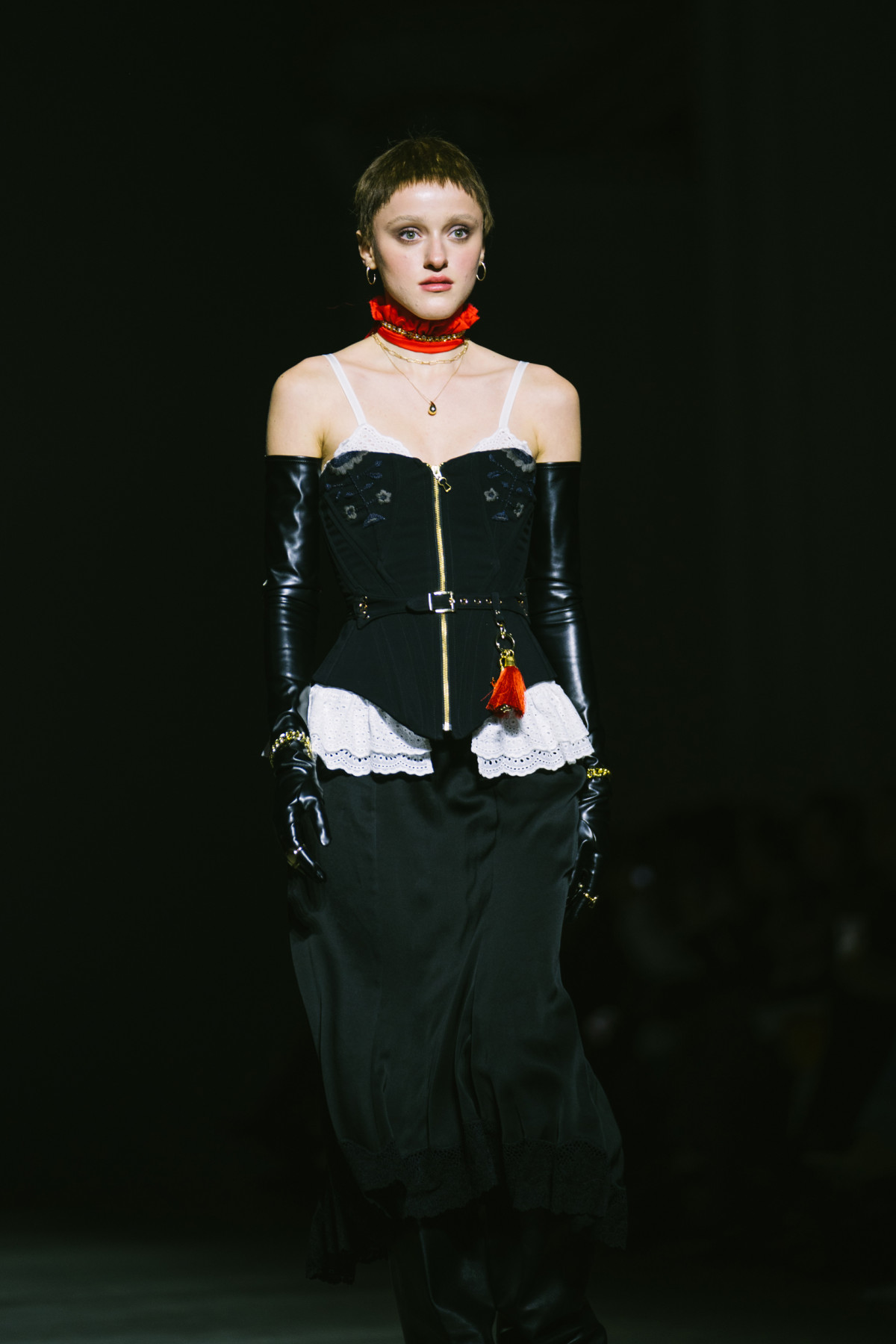 Ера маньєризму: погляд колекції TONiA FW 2026/27 на європейське вбрання 16-го століття
1