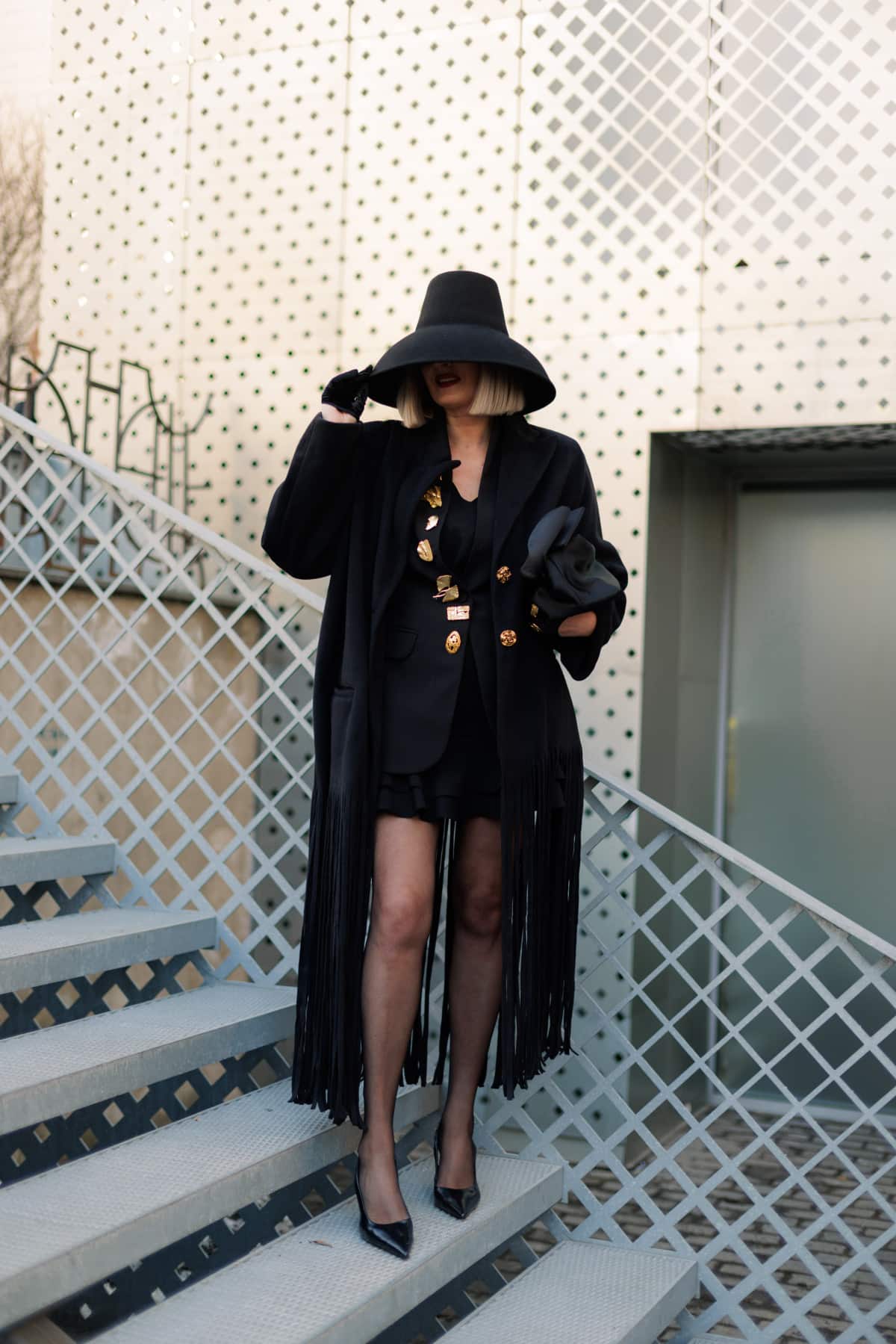 Вуличний стиль: образи гостей на відкритті Українського тижня моди осінь-зима 2026/27
2