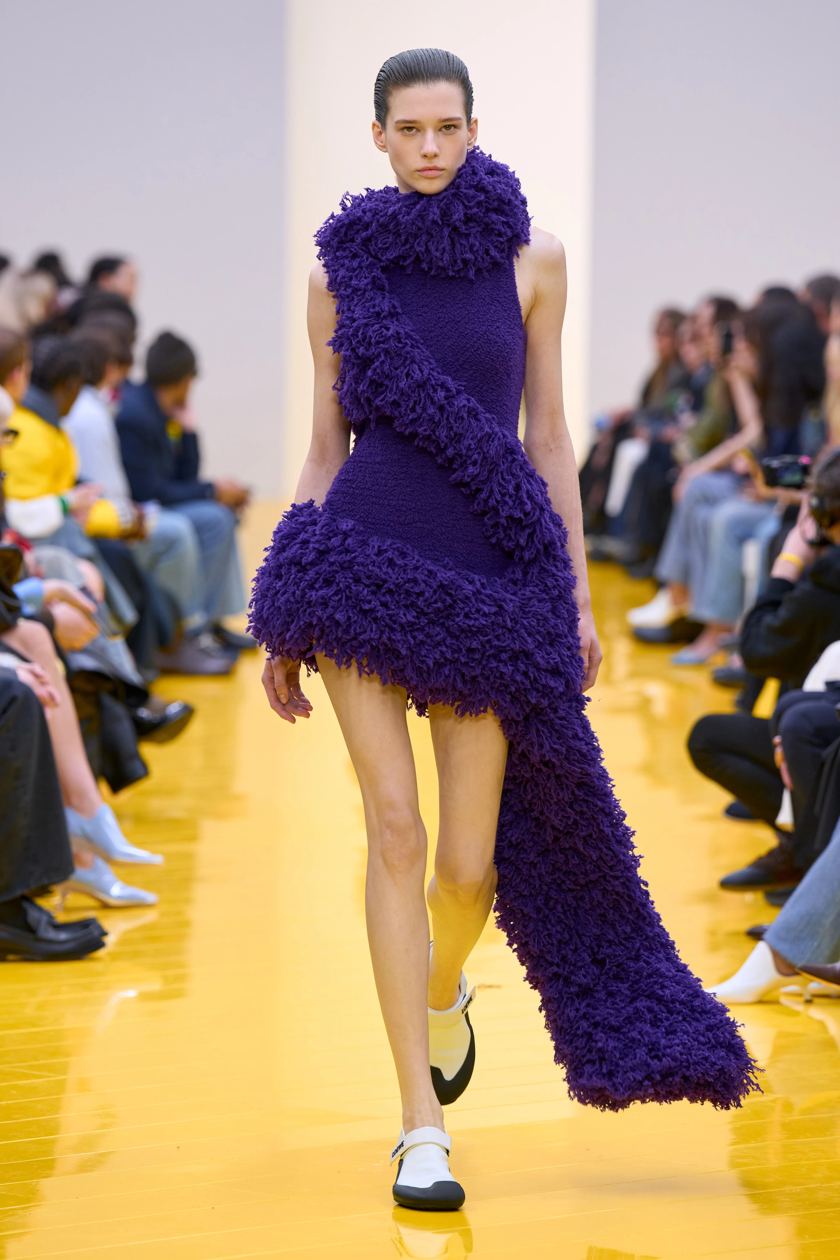 Паризький тиждень моди: свіжі покази Balenciaga, LOEWE і Viktoria Beckham
6