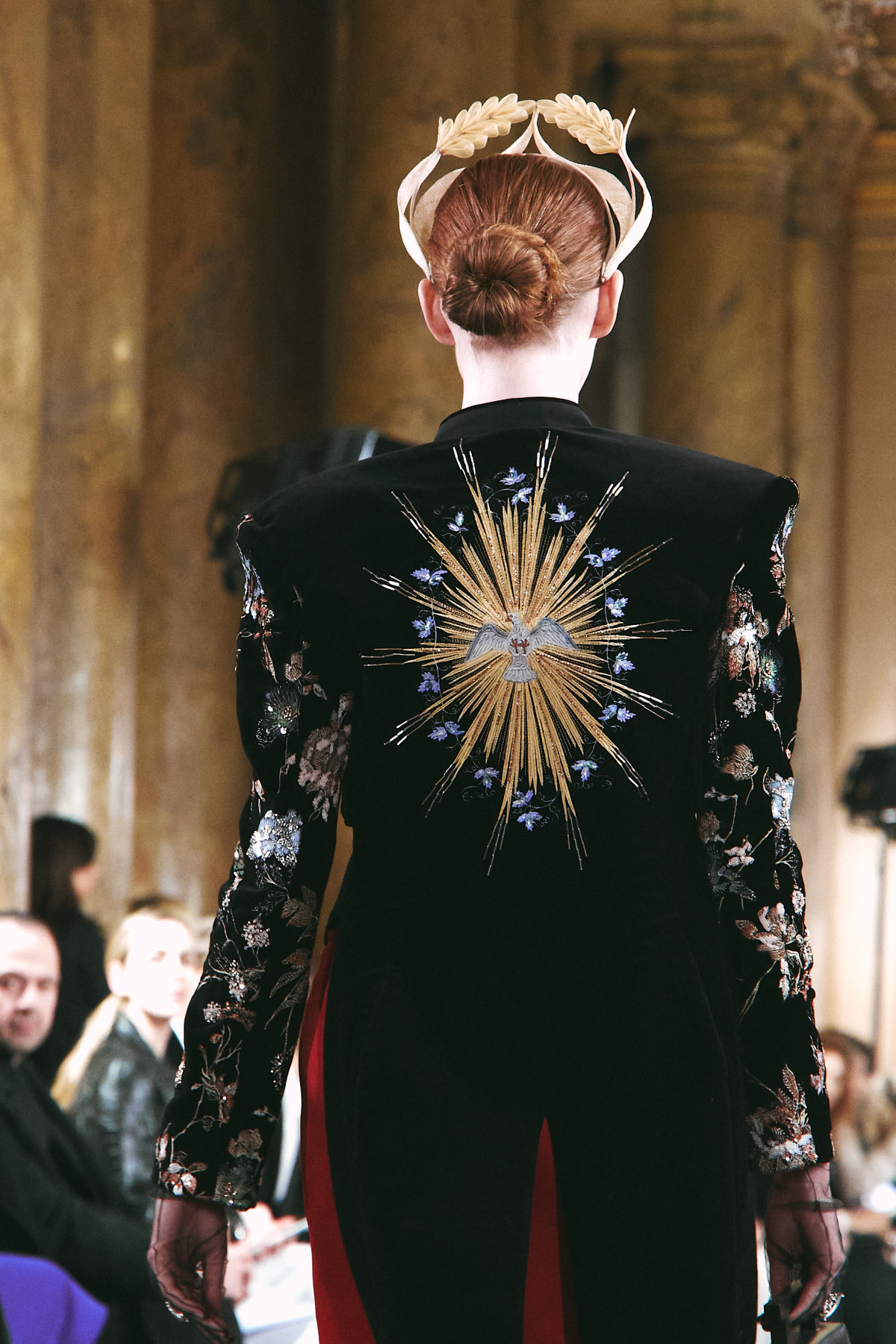 YS Couture: Український погляд на Паризькому подіумі
26