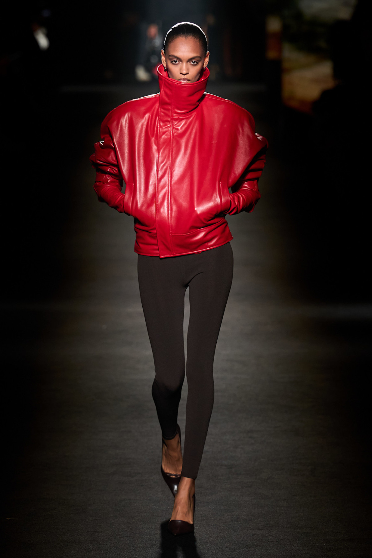 Вісім ключових порад від Balenciaga для стильного оновлення гардеробу.
19