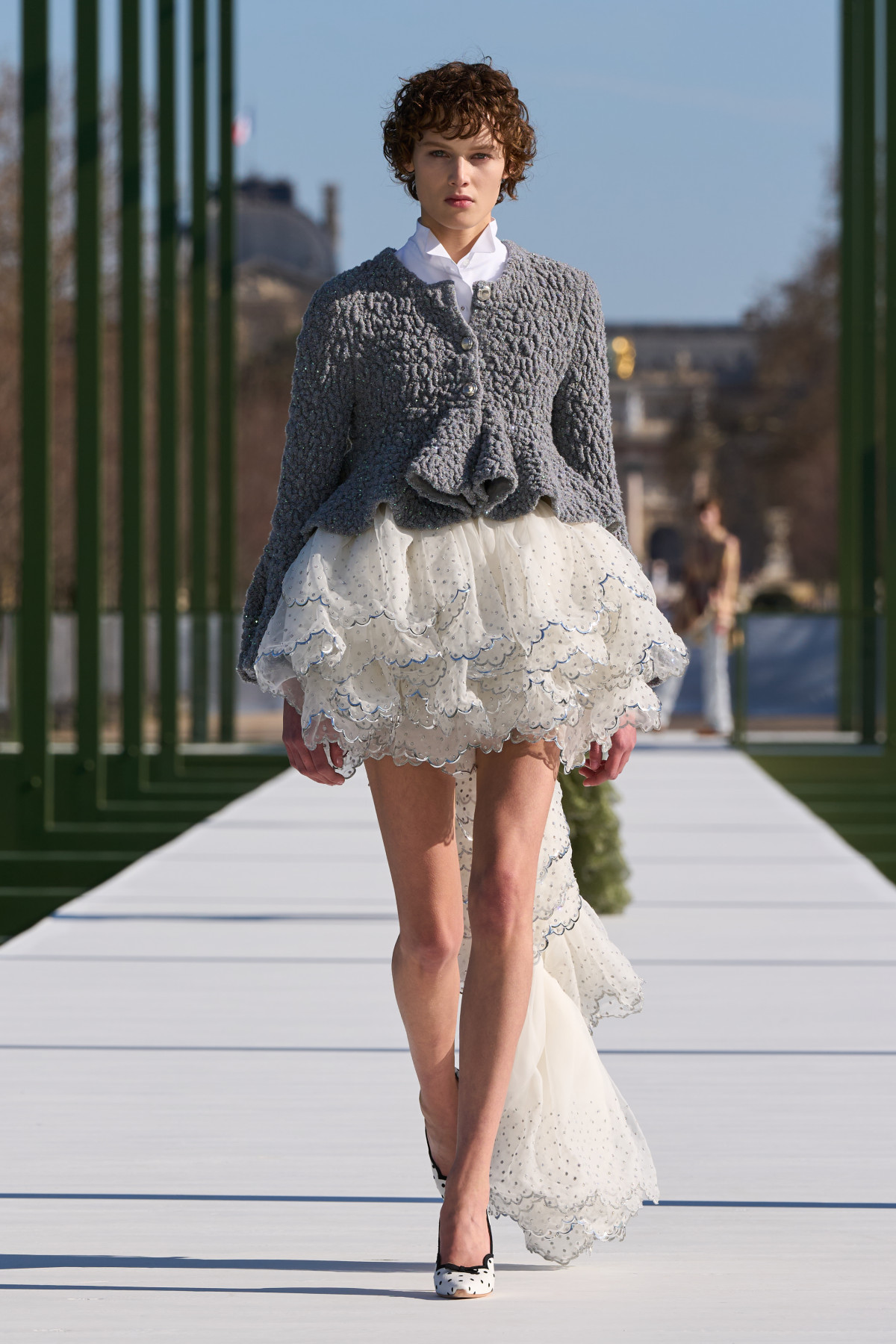 Андерсон переосмислює вуличний стиль в колекції Dior осінь-зима 2026-2027
2