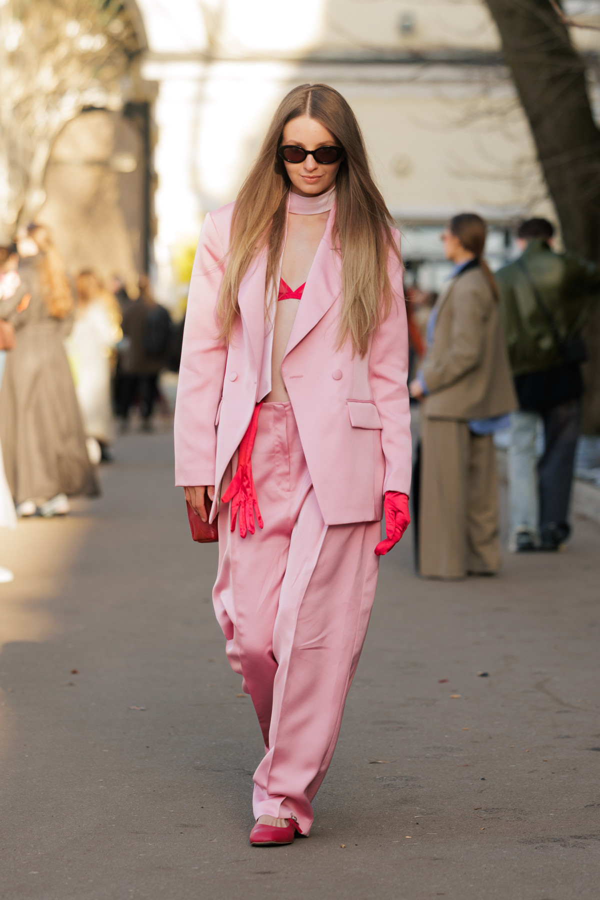 Вулична мода: образи відвідувачів четвертого дня Ukrainian Fashion Week осінньо-зимового сезону 2026/27
12