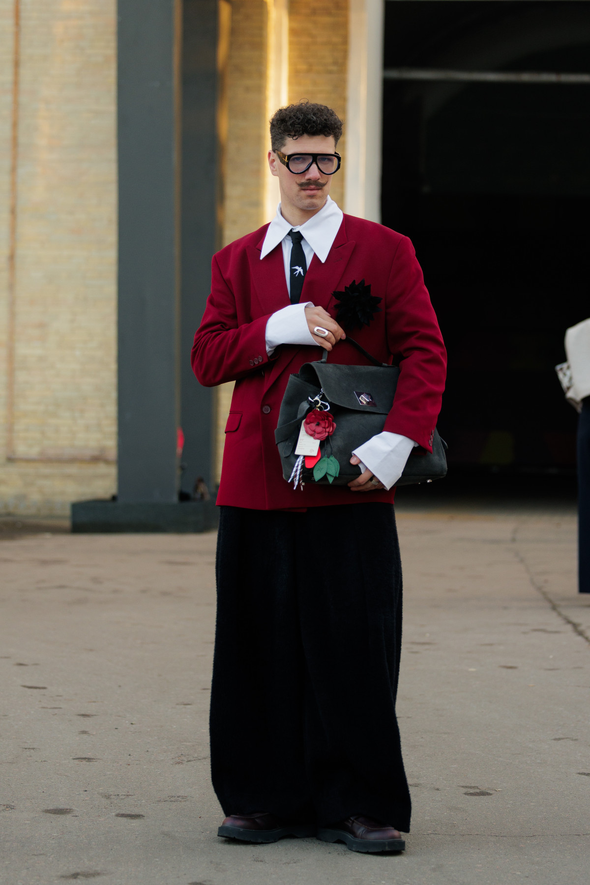 Вулична мода: образи відвідувачів четвертого дня Ukrainian Fashion Week осінньо-зимового сезону 2026/27
1