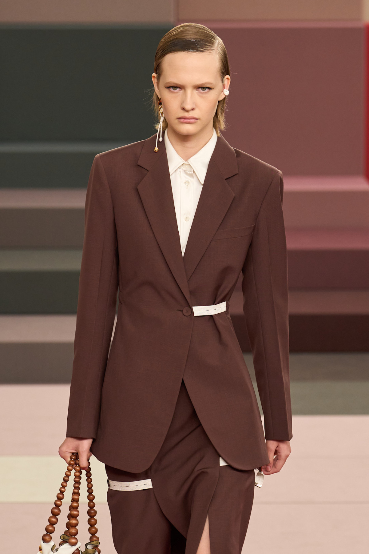 Трендові жакети: весняно-літній сезон 2026 з оригінальними фасонами
6