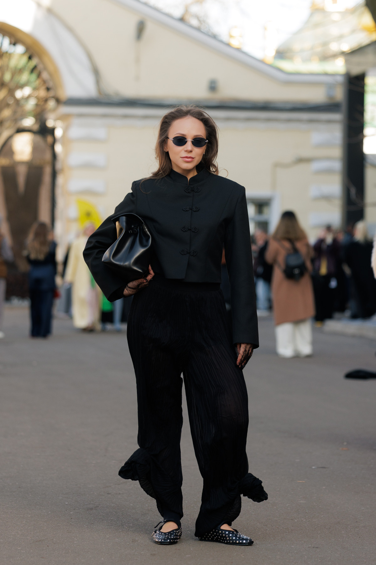 Вулична мода: образи відвідувачів четвертого дня Ukrainian Fashion Week осінньо-зимового сезону 2026/27
53