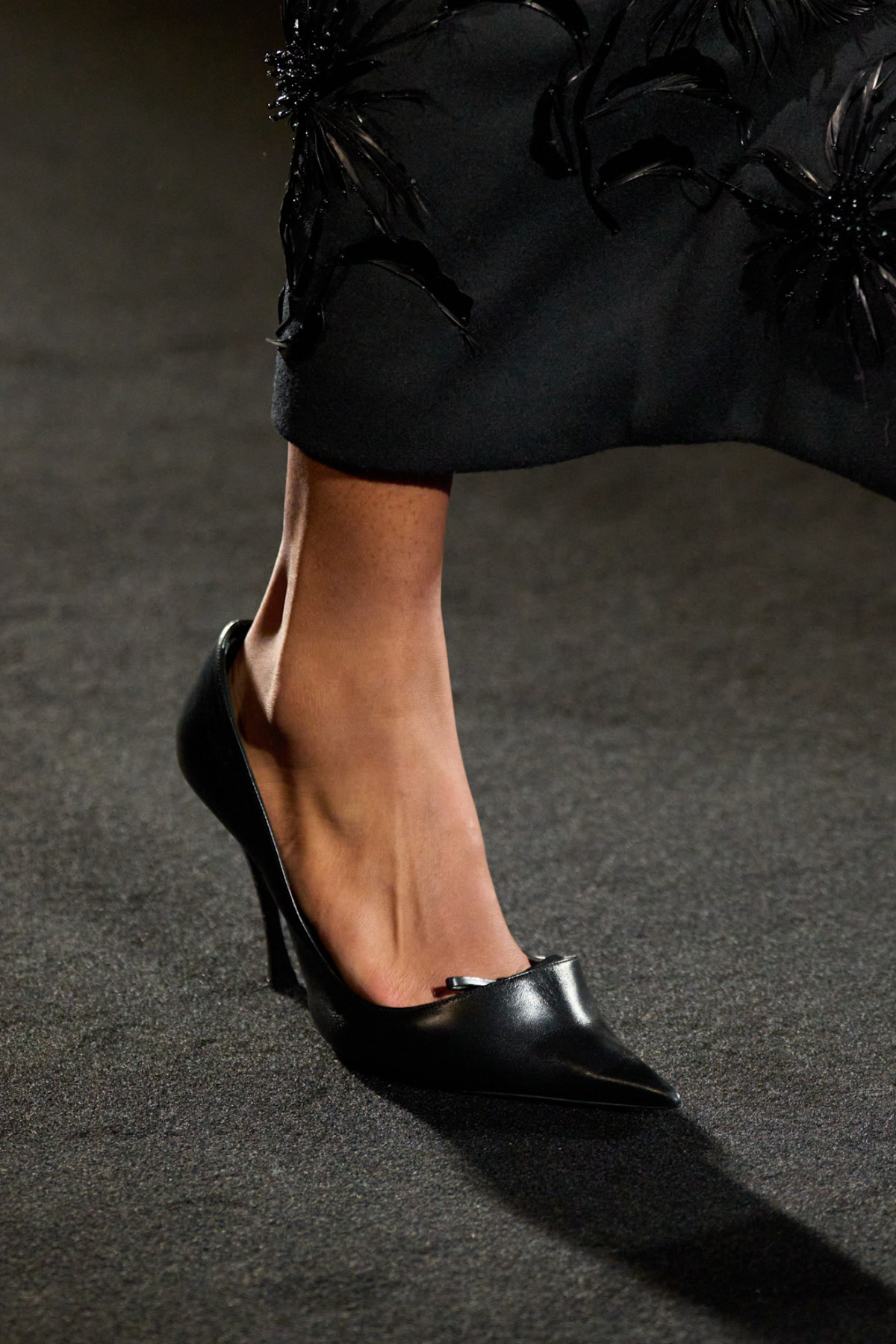 Вісім ключових порад від Balenciaga для стильного оновлення гардеробу.
2