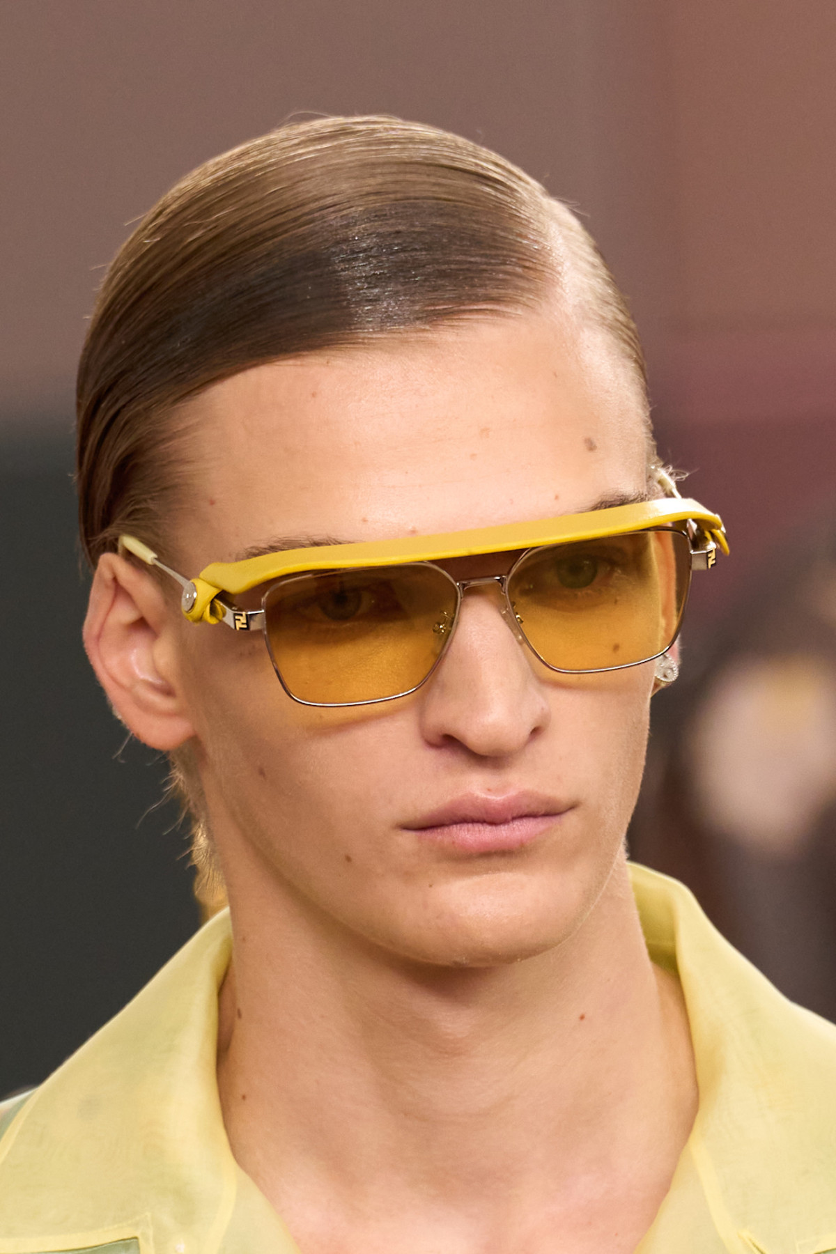 Модні сонцезахисні окуляри весна 2026: актуальні форми та стильні рамки
13