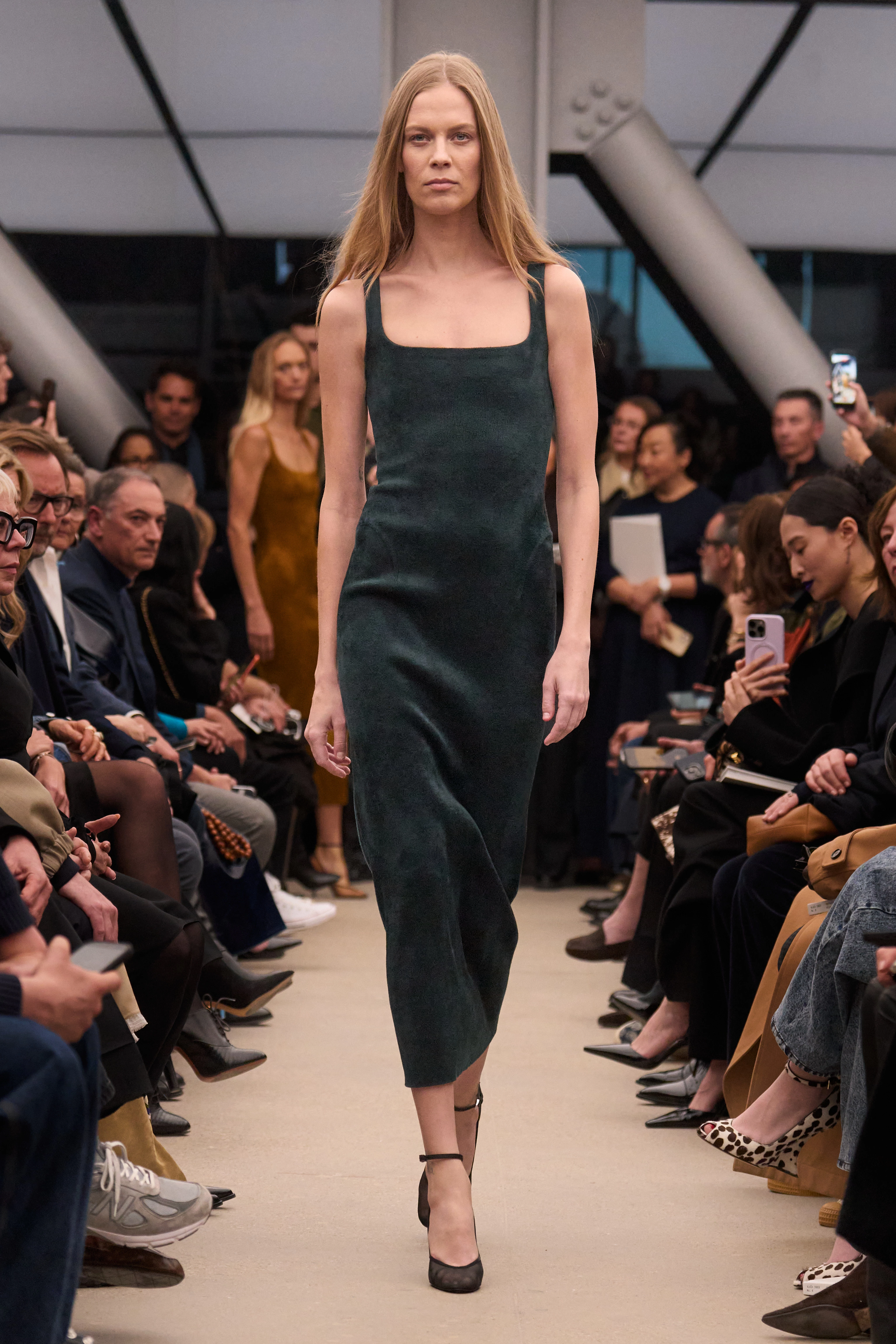 Останній штрих: прощання Мюльє з Alaïa
3