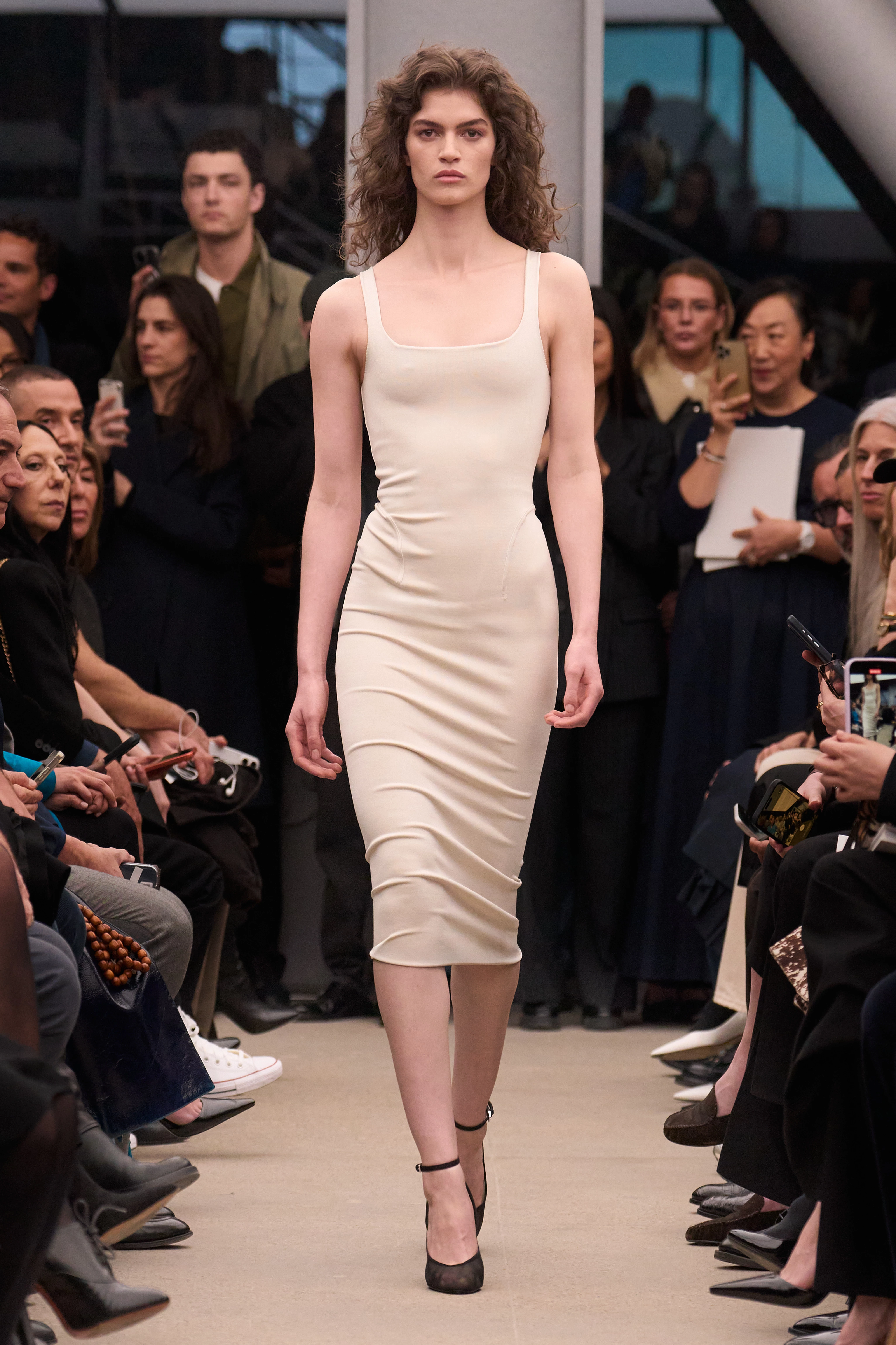 Останній штрих: прощання Мюльє з Alaïa
1