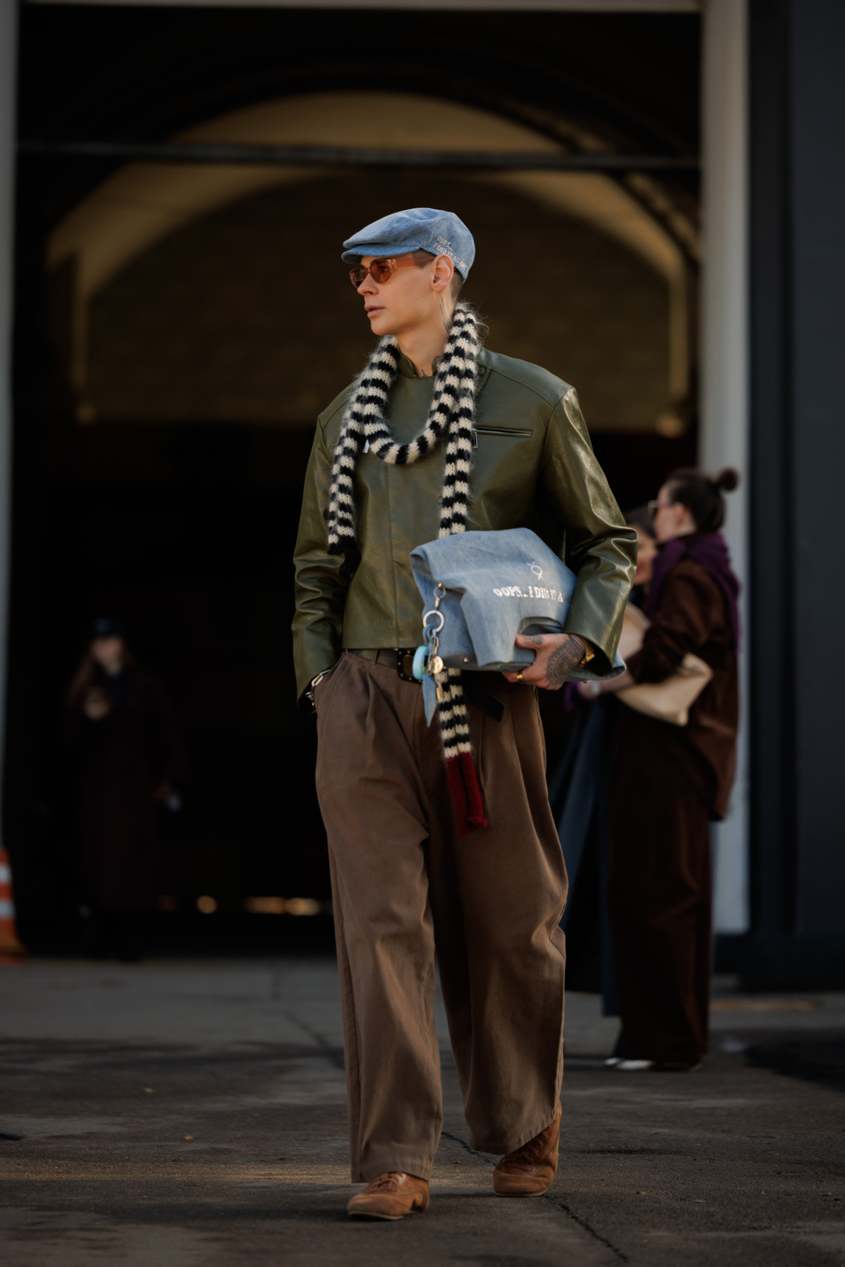 Вулична мода: образи від відвідувачів другого дня Ukrainian Fashion Week, осінь-зима 2026/2027
10