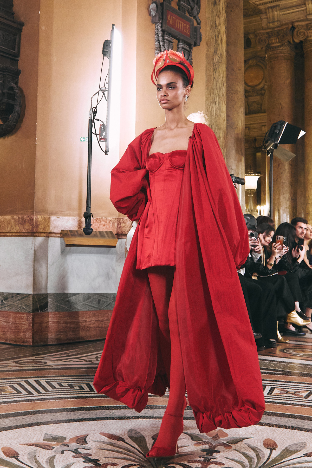 YS Couture: Український погляд на Паризькому подіумі
22