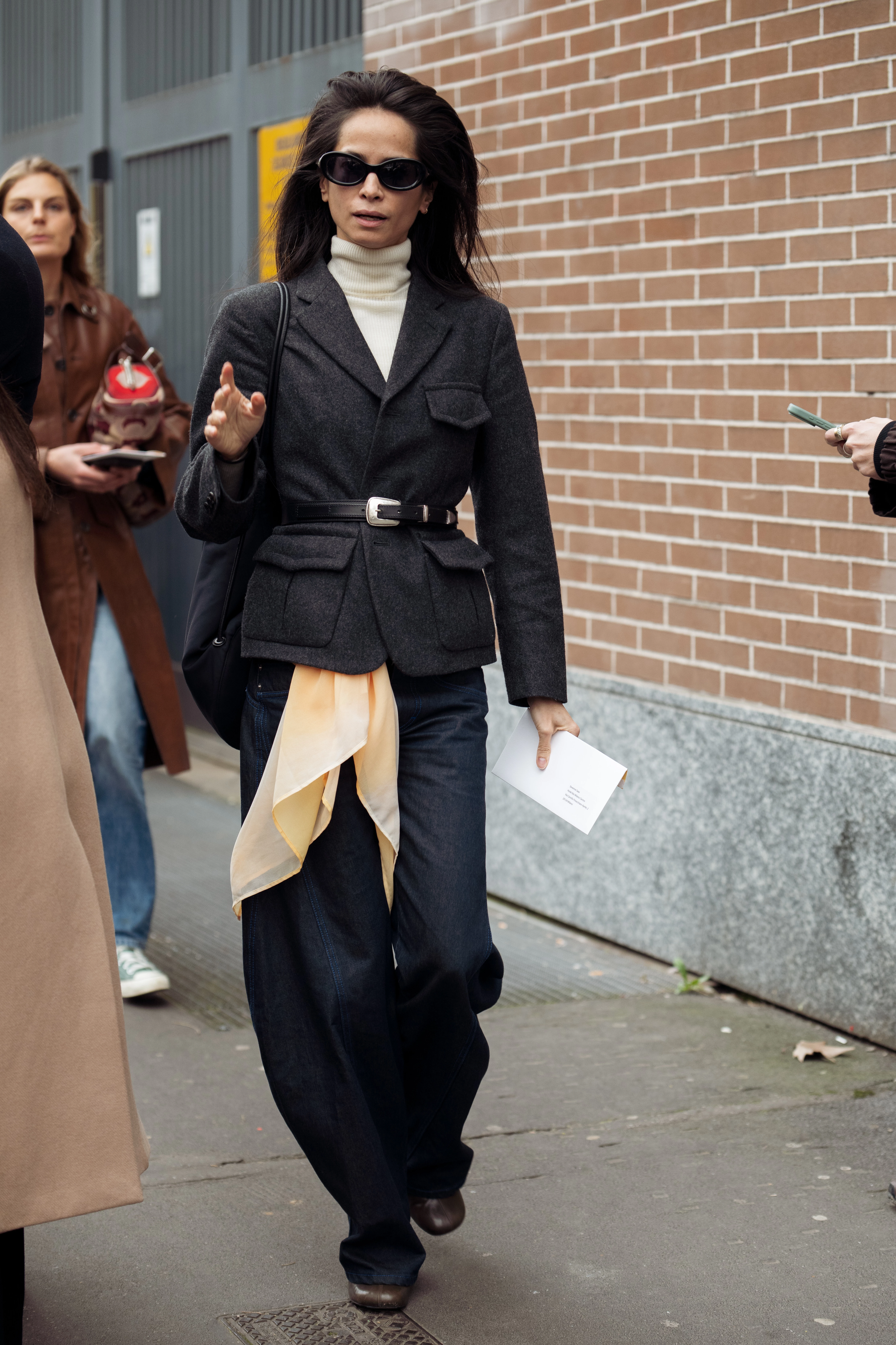 Трендові джинси сезону: майбутня класика.
1