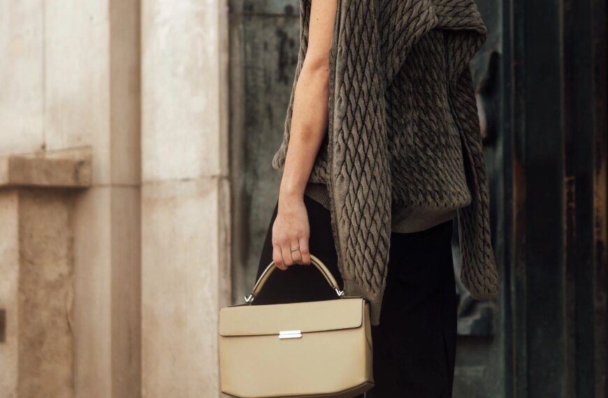 Вулична мода: образи від відвідувачів Паризького тижня моди