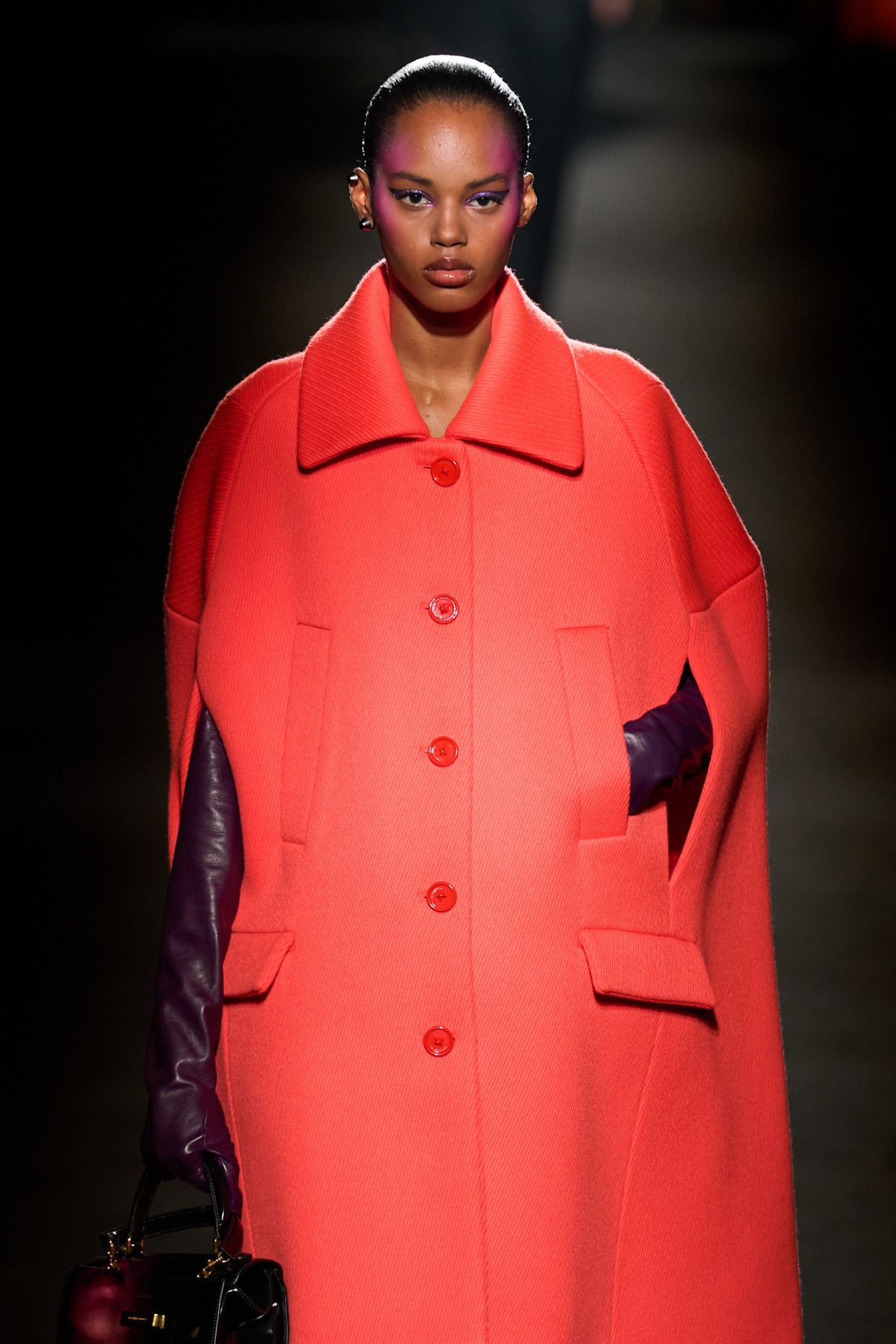 Вісім ключових порад від Balenciaga для стильного оновлення гардеробу.
21