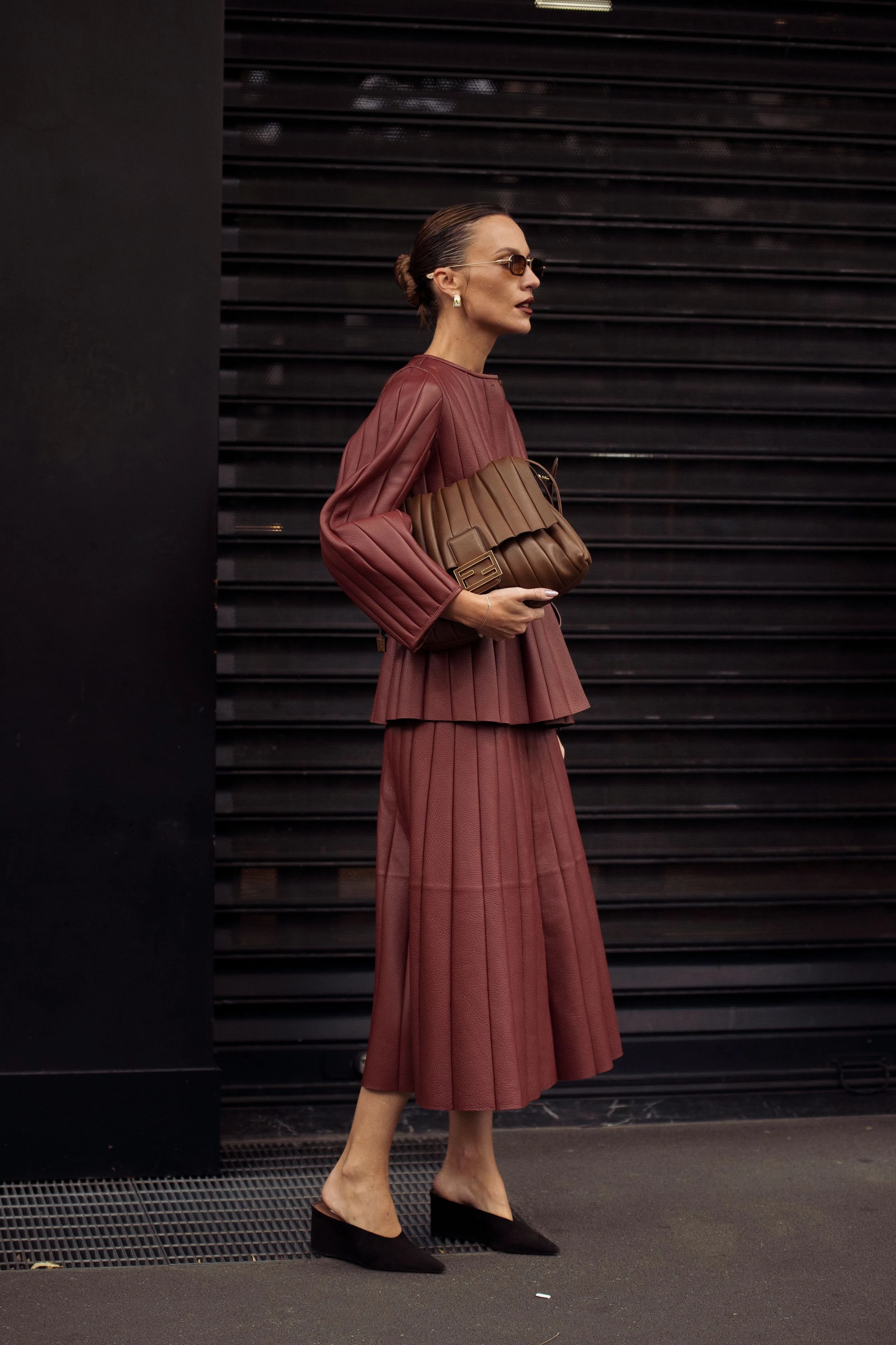 Мюлі на платформі: несподіваний писк моди та ідеальне взуття для весни
0