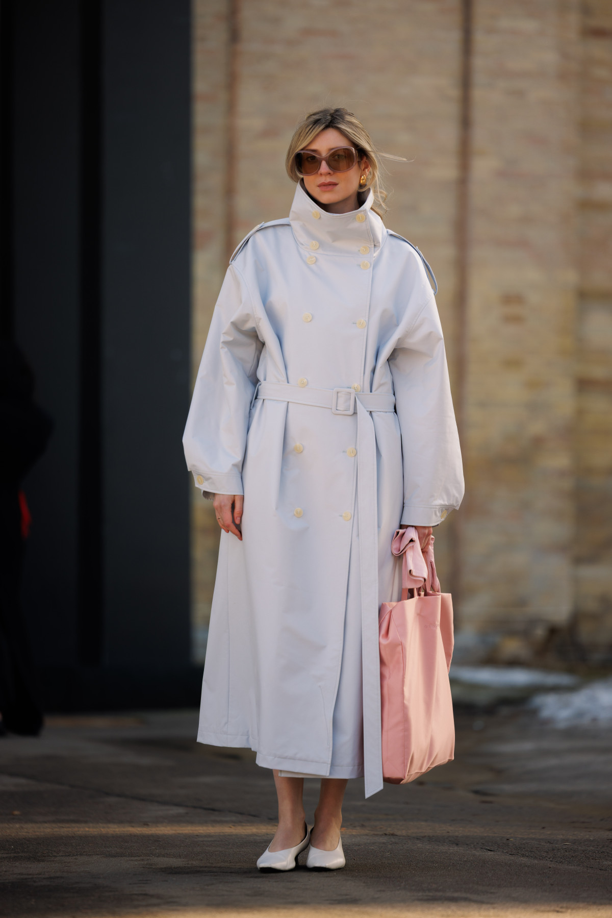 Вулична мода: образи від відвідувачів другого дня Ukrainian Fashion Week, осінь-зима 2026/2027
1