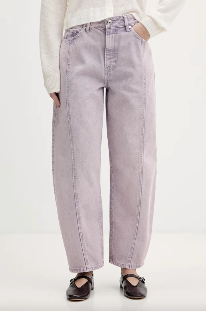 Легкі обриси й широкі штани – провідні тренди в одязі 2026.
10