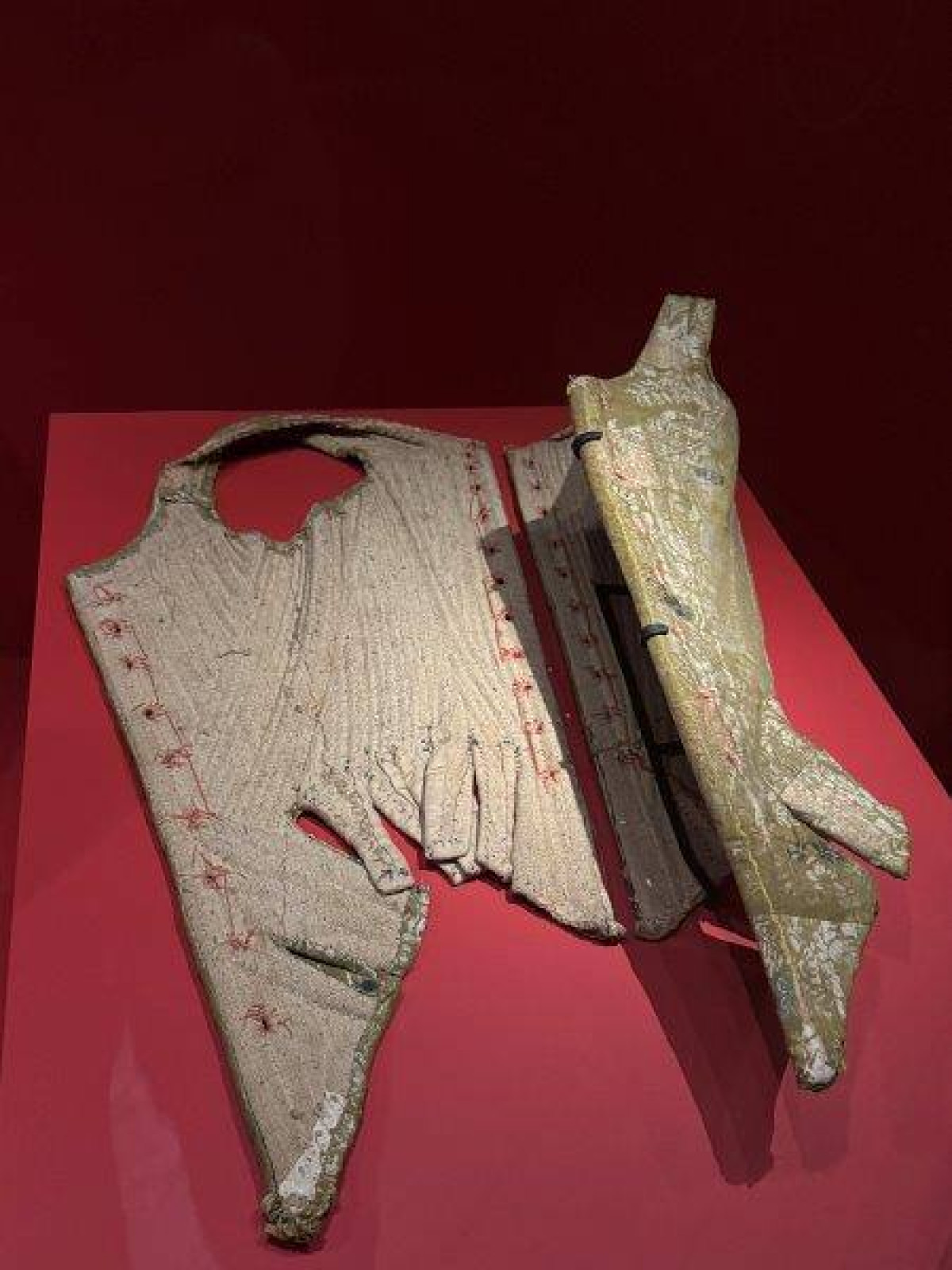 Вісімнадцяте століття: модні відголоски в сучасних тенденціях
6