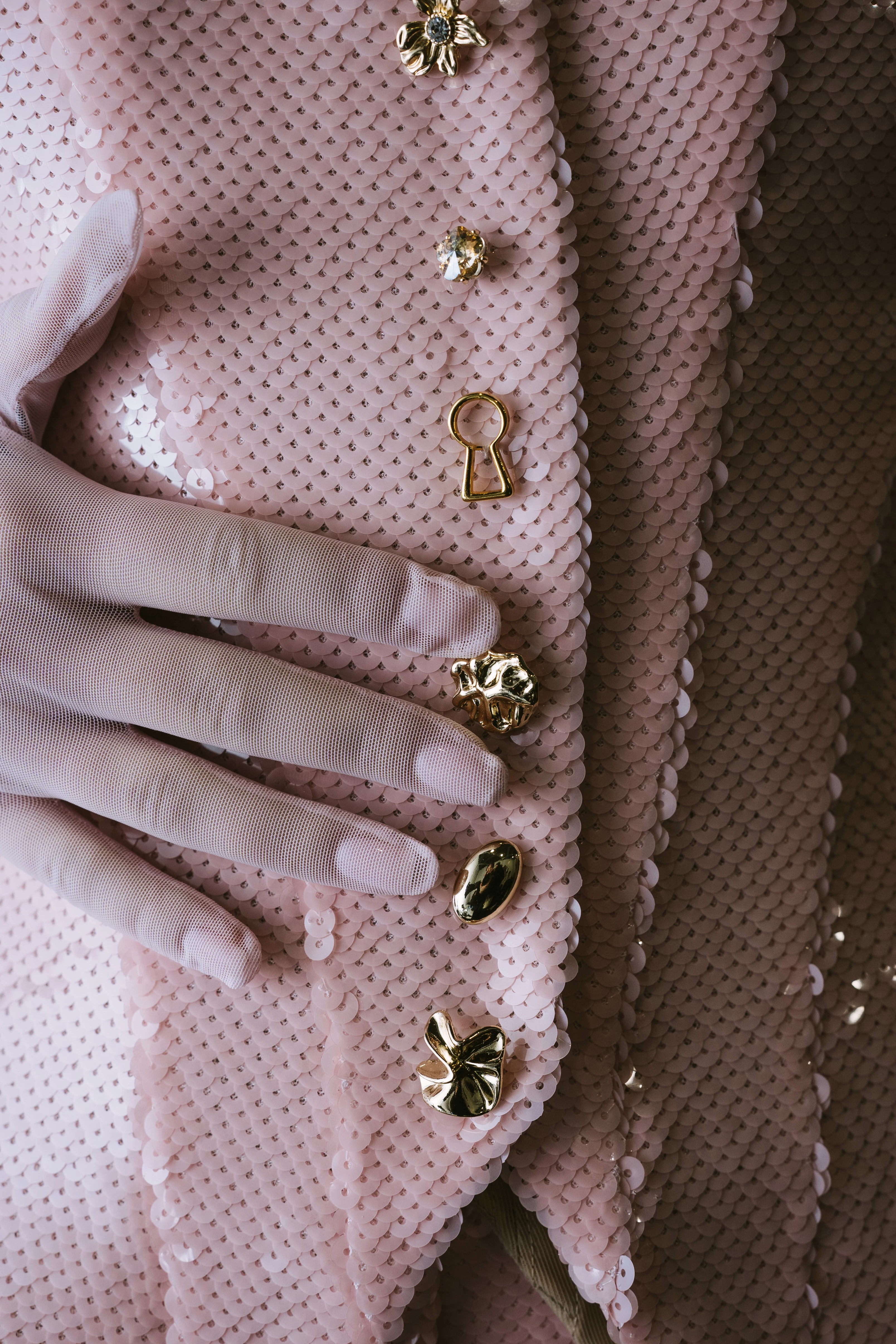 Торік марка TONiA представила свіжу лінію на Ukrainian Fashion Week: історичний огляд.
5