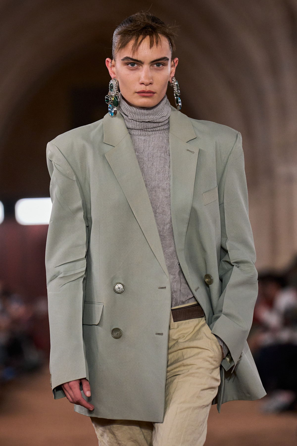 Трендові жакети: весняно-літній сезон 2026 з оригінальними фасонами
9