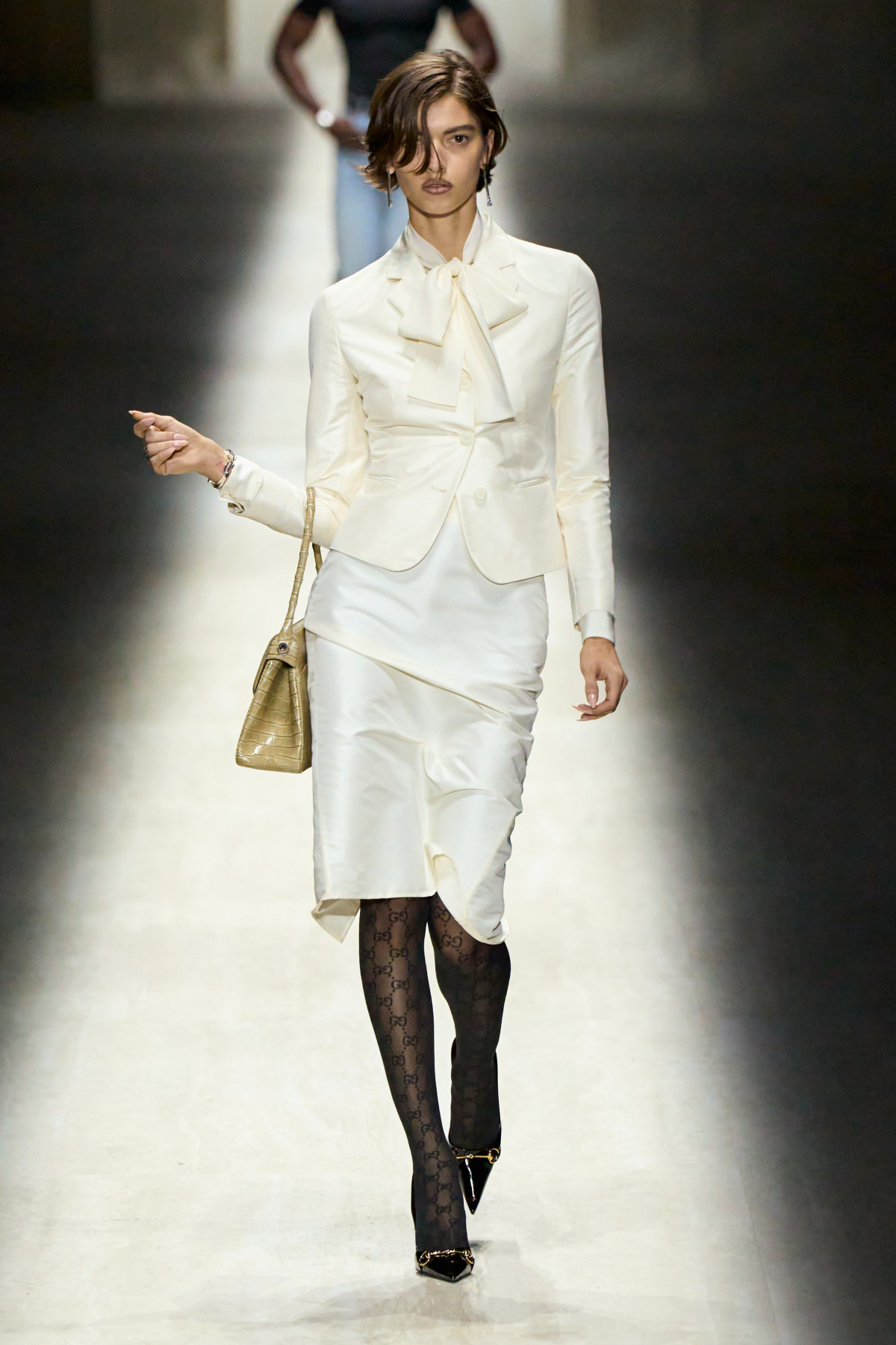 Gucci по-новому від Демни Гвасалії: враження від першого шоу дизайнера
7