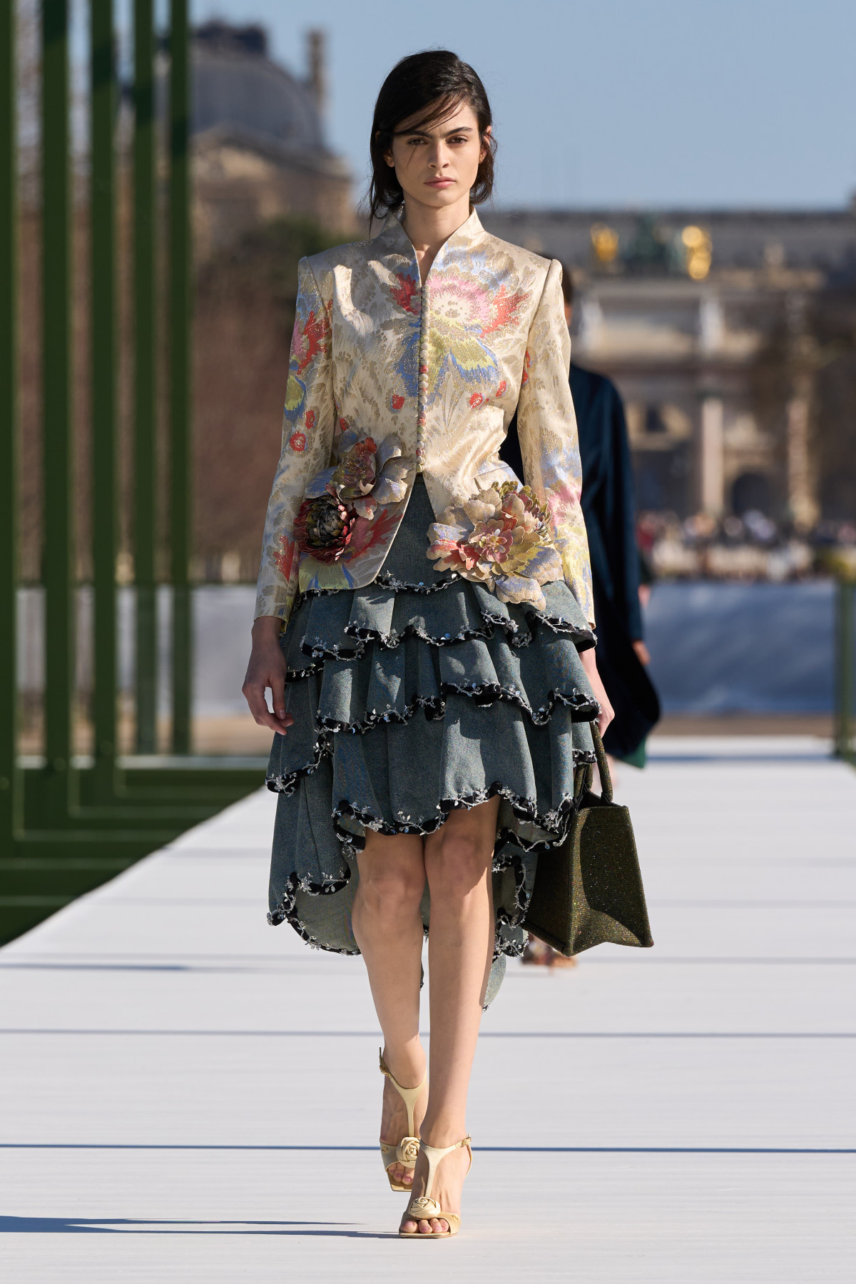 Андерсон переосмислює вуличний стиль в колекції Dior осінь-зима 2026-2027
35