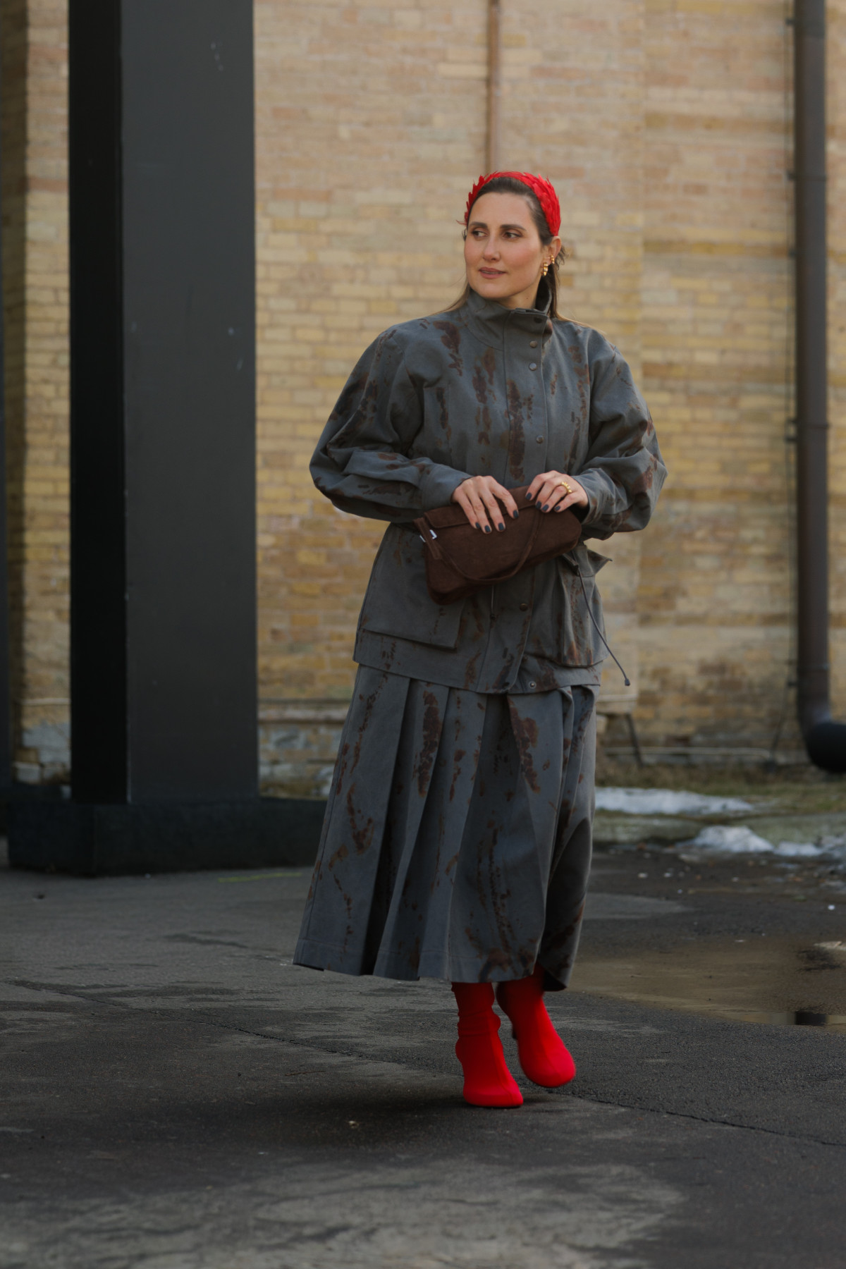 Вулична мода: образи від відвідувачів другого дня Ukrainian Fashion Week, осінь-зима 2026/2027
2