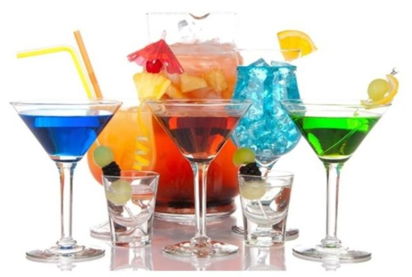 Коктейль “Космополітен”. Про що свідчить легенда?