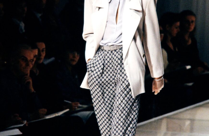 Чотири фасони штанів з 80-х, що знову будуть модні весною 2026-го.