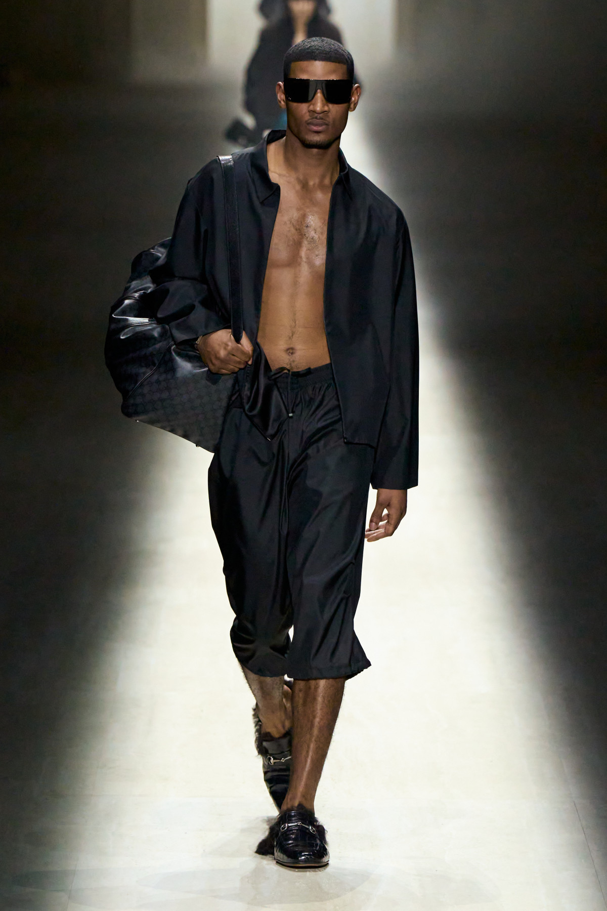 Gucci по-новому від Демни Гвасалії: враження від першого шоу дизайнера
31