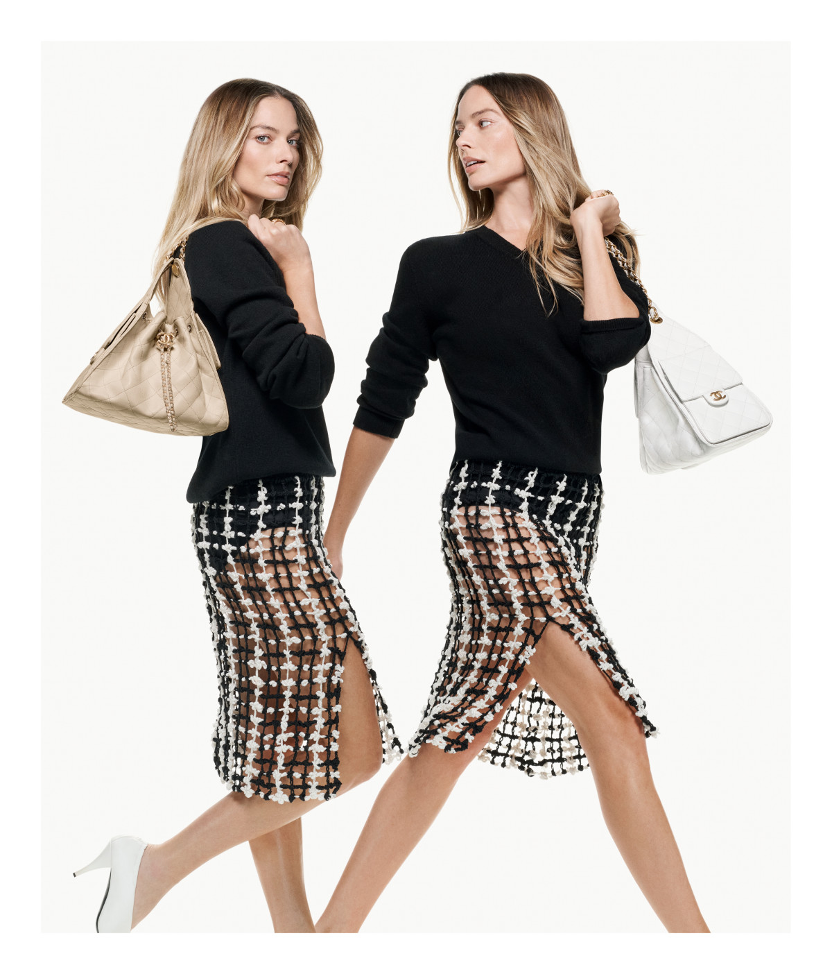 Роббі засяяла в новій рекламній кампанії сумки Chanel 25
8