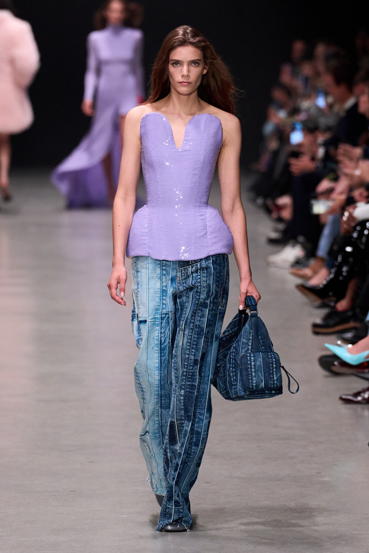 Джинси 2026: 7 основних тенденцій від провідних марок
8