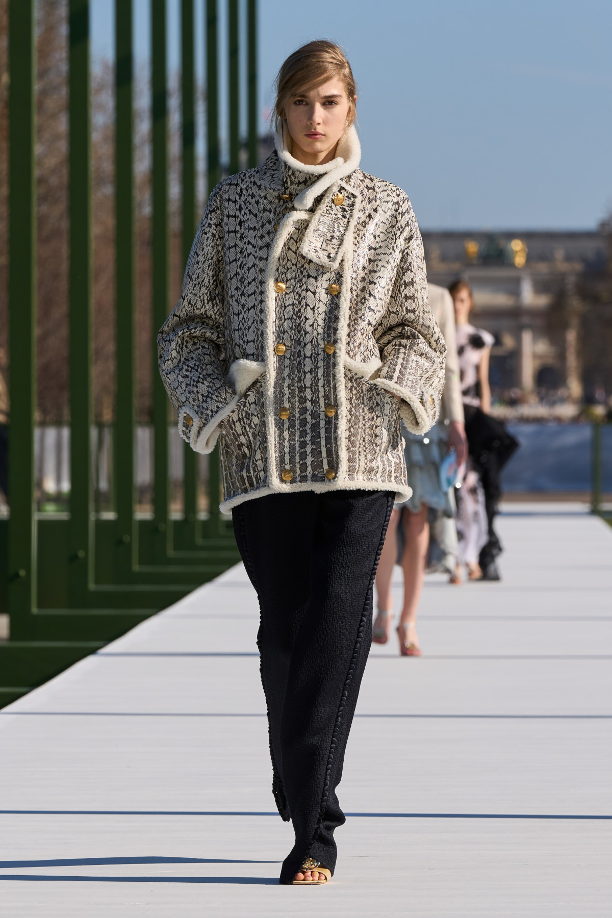 Андерсон переосмислює вуличний стиль в колекції Dior осінь-зима 2026-2027
23