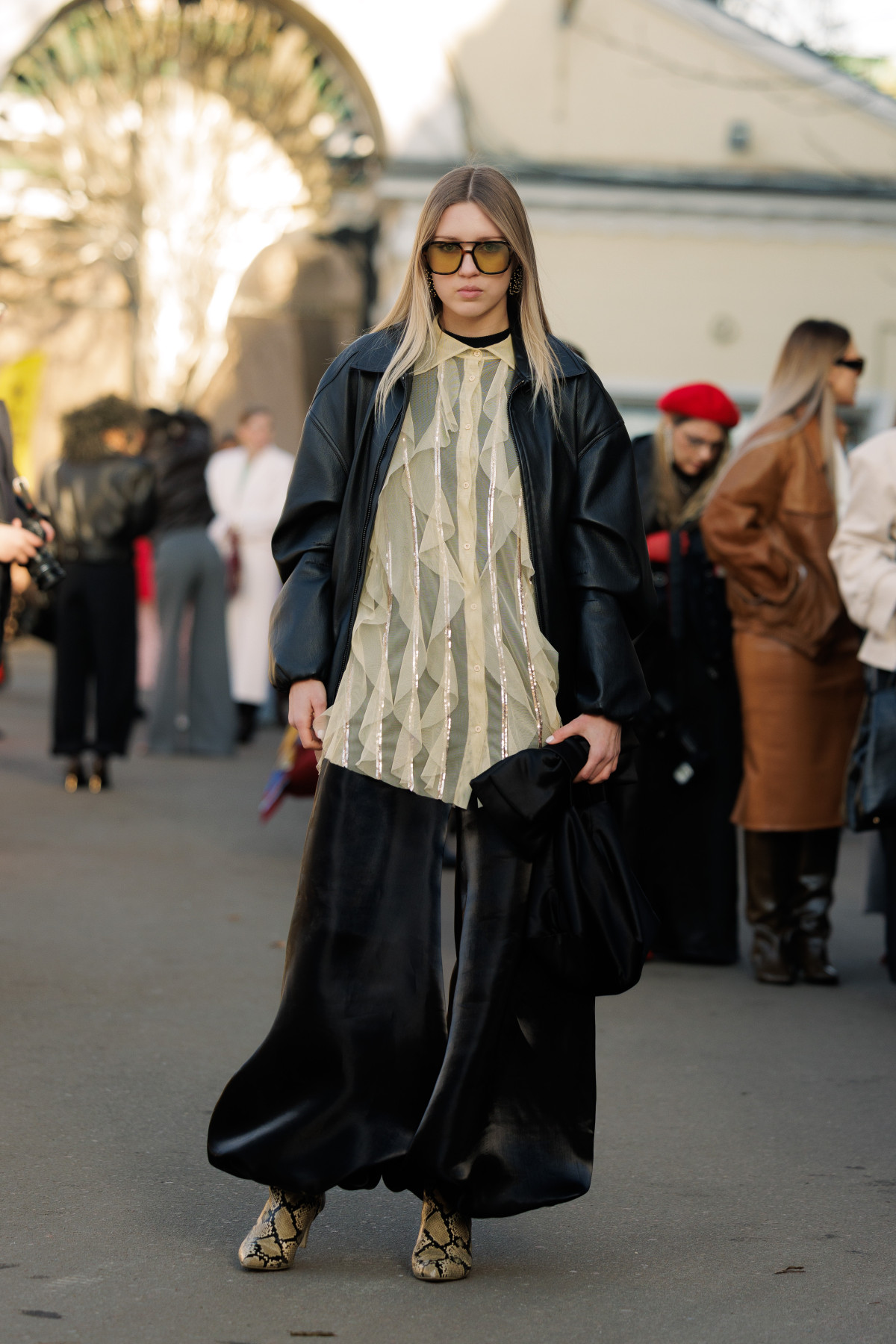 Вулична мода: образи відвідувачів третього дня Ukrainian Fashion Week осінньо-зимового сезону 2026/27
40