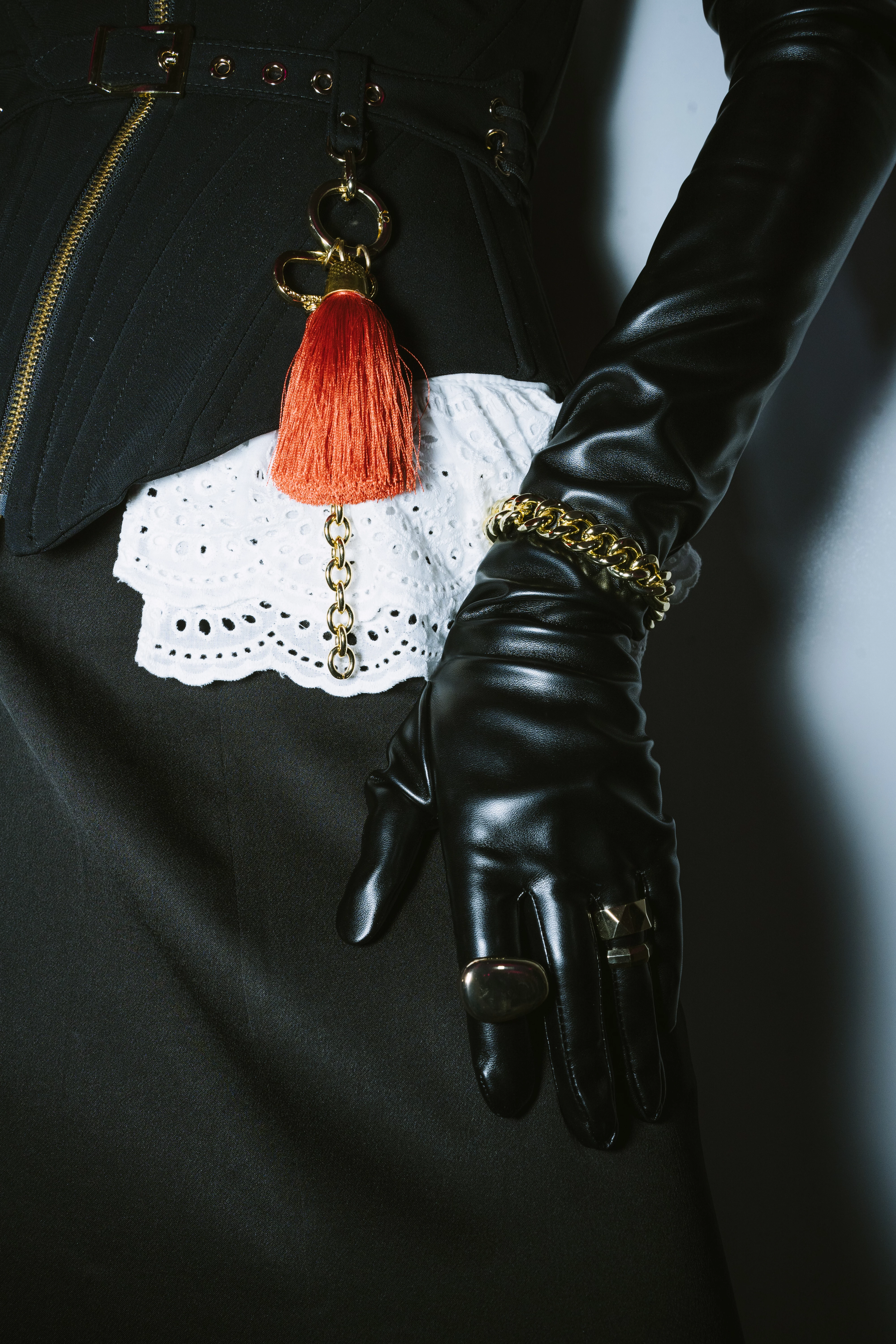 Торік марка TONiA представила свіжу лінію на Ukrainian Fashion Week: історичний огляд.
6