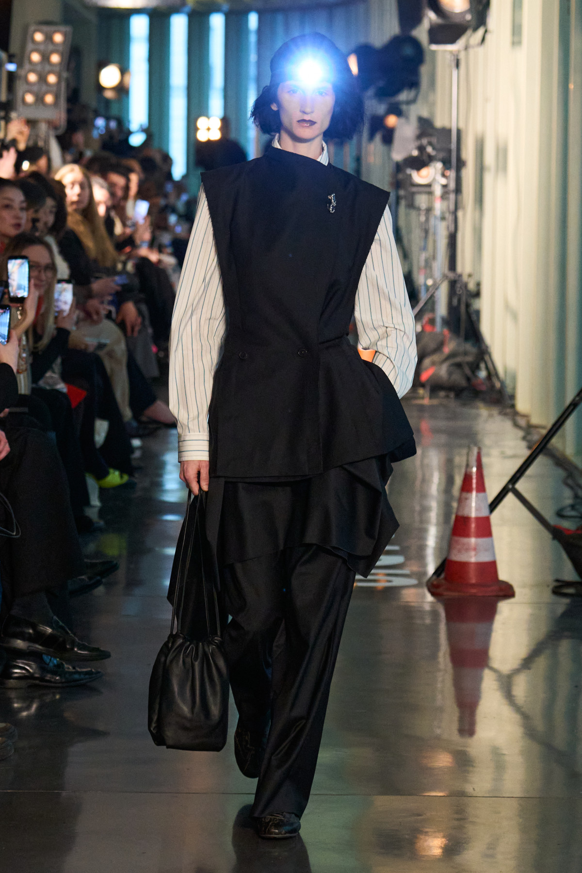 Український погляд на Паризькому тижні моди: марка LITKOVSKA презентувала добірку, навіяну київською зимою.
1