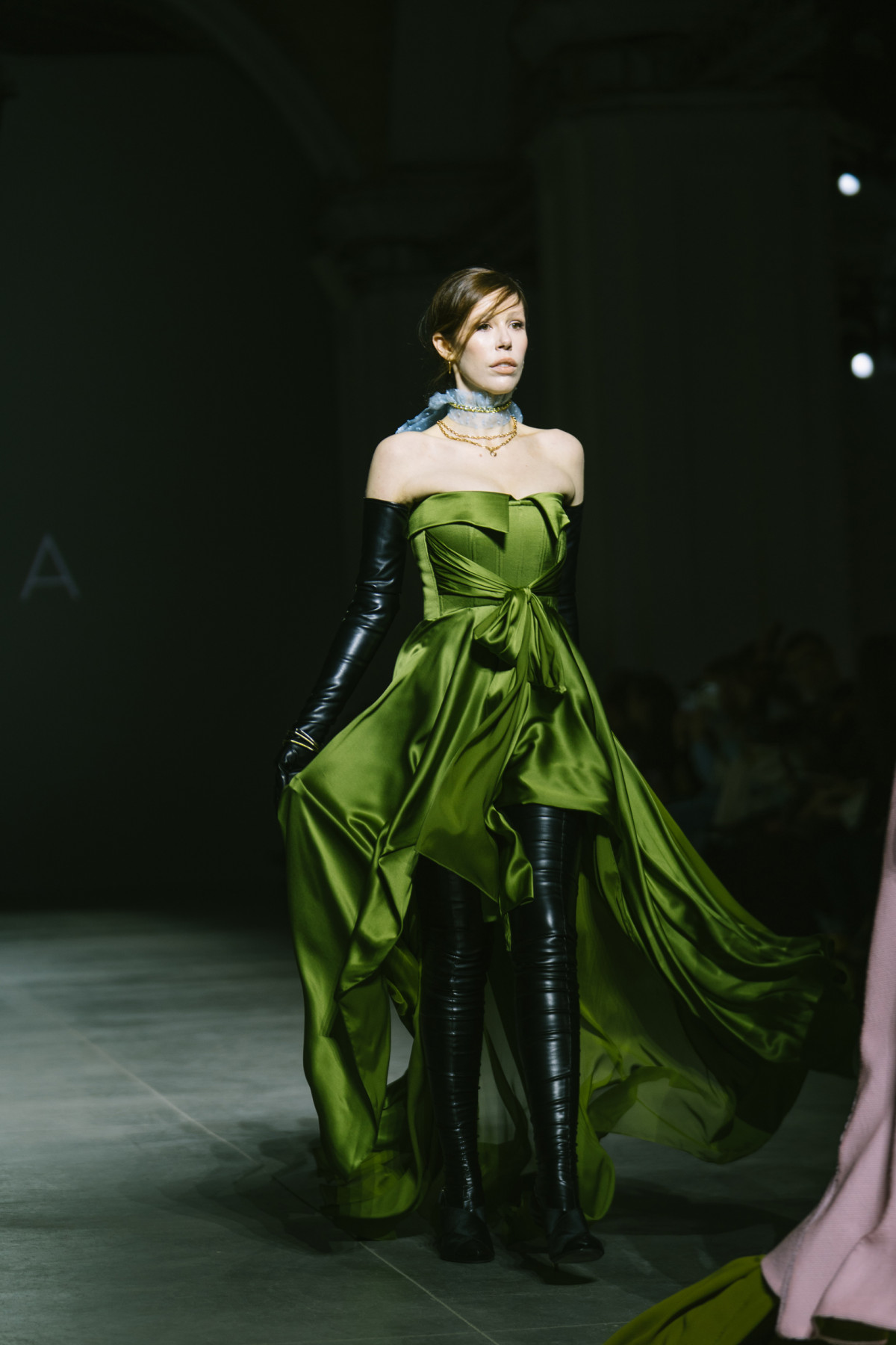 Ера маньєризму: погляд колекції TONiA FW 2026/27 на європейське вбрання 16-го століття
6