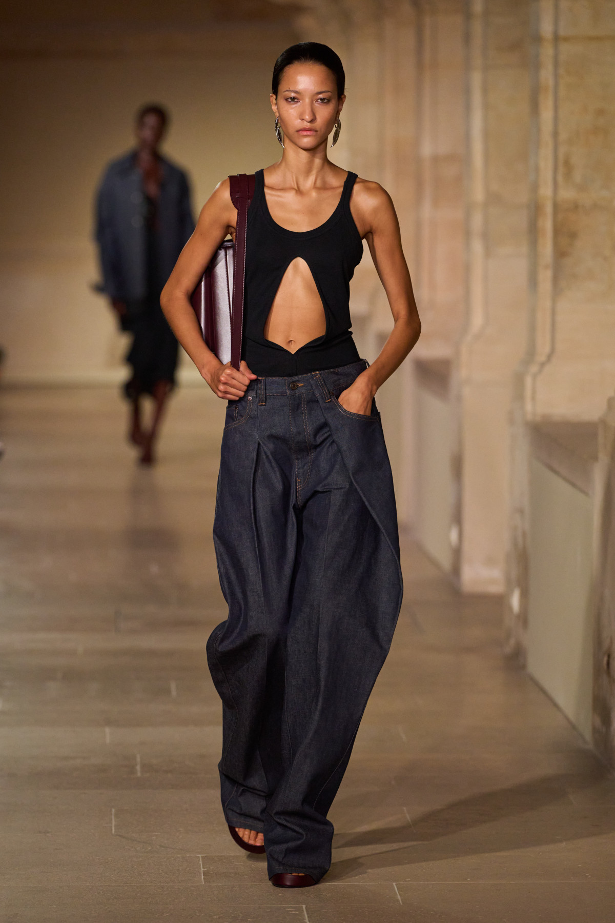 Джинси 2026: 7 основних тенденцій від провідних марок
13