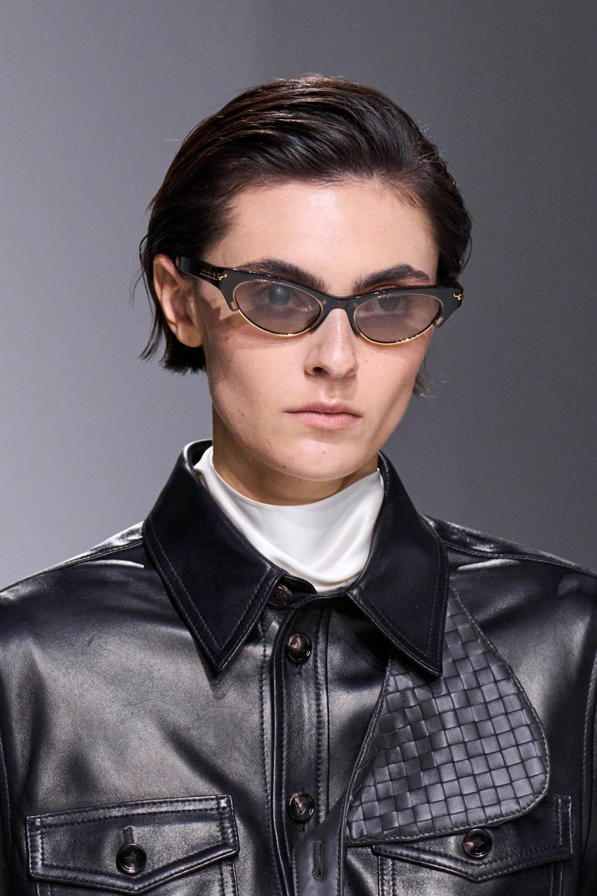 Модні сонцезахисні окуляри весна 2026: актуальні форми та стильні рамки
8