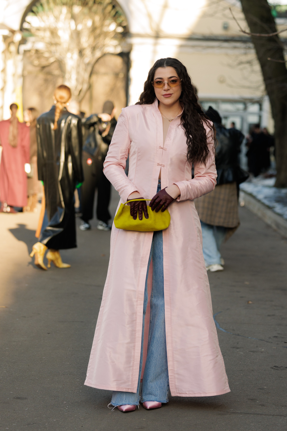 Вулична мода: образи відвідувачів третього дня Ukrainian Fashion Week осінньо-зимового сезону 2026/27
65